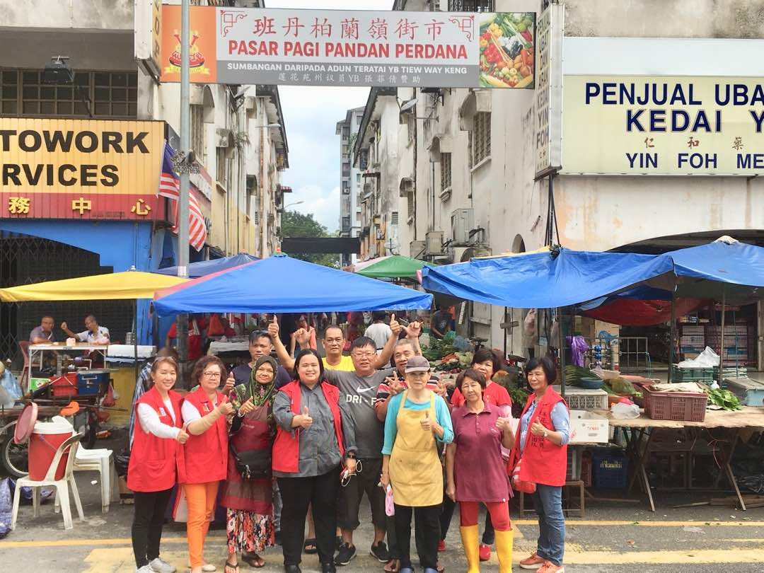 张菲倩拨款赞助  班丹柏兰岭巴刹换新招牌