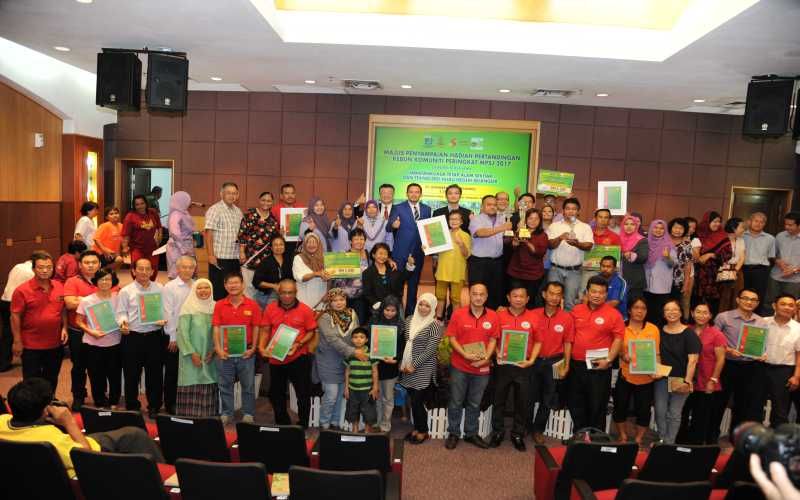 梳邦吹社区菜园风  15单位受肯定