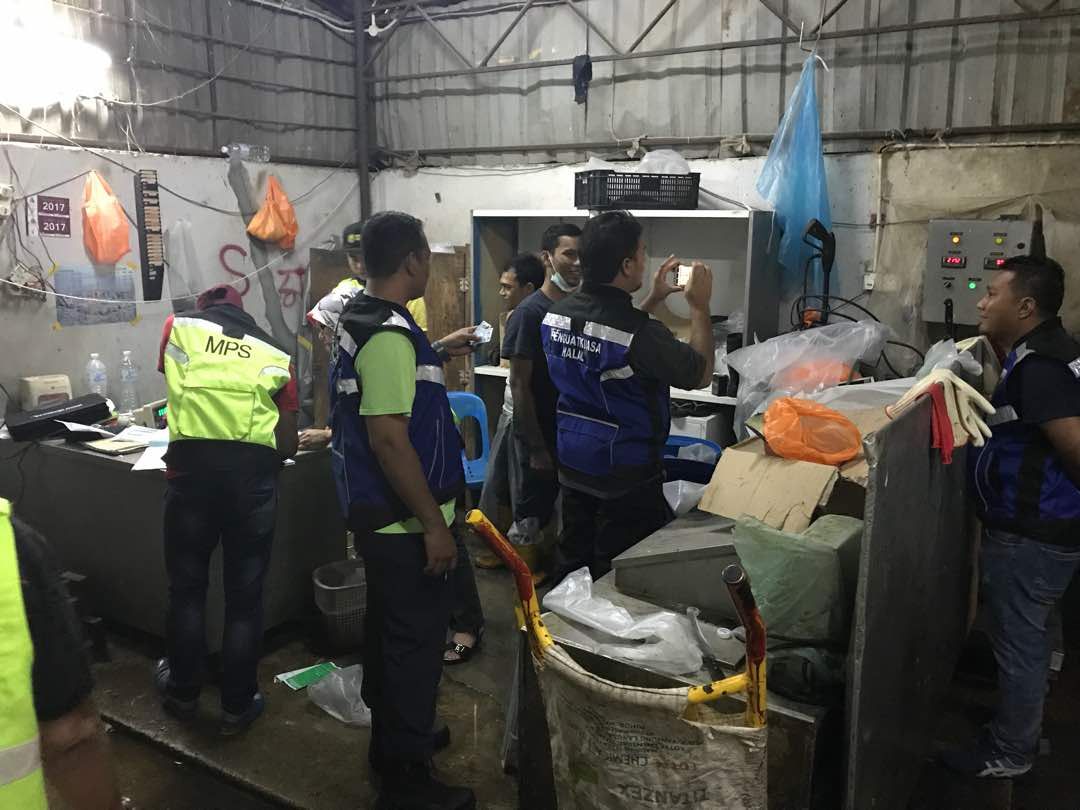 7宰鸡场违例营业  接获9000令吉罚单