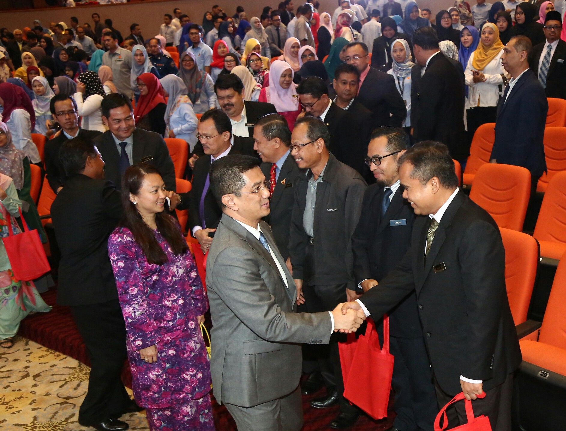 Pupuk semangat kerja lebih produktif & 'smart'