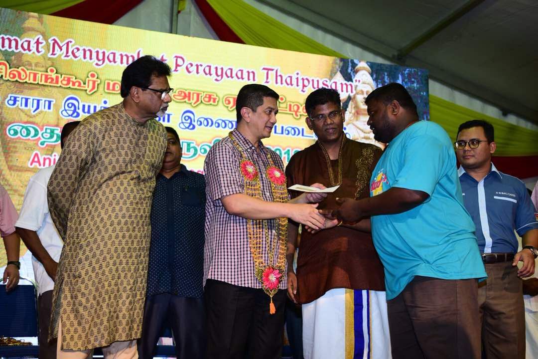 MB serah sumbangan RM465,000 untuk 34 kuil Hindu