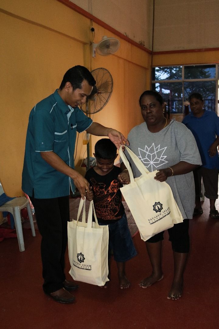 YIDE santuni mangsa kebakaran