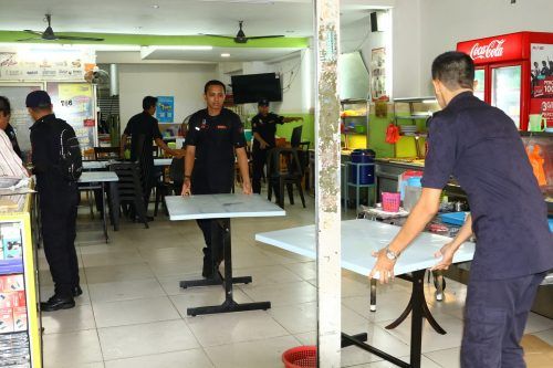 莎阿南市厅取缔外劳食肆