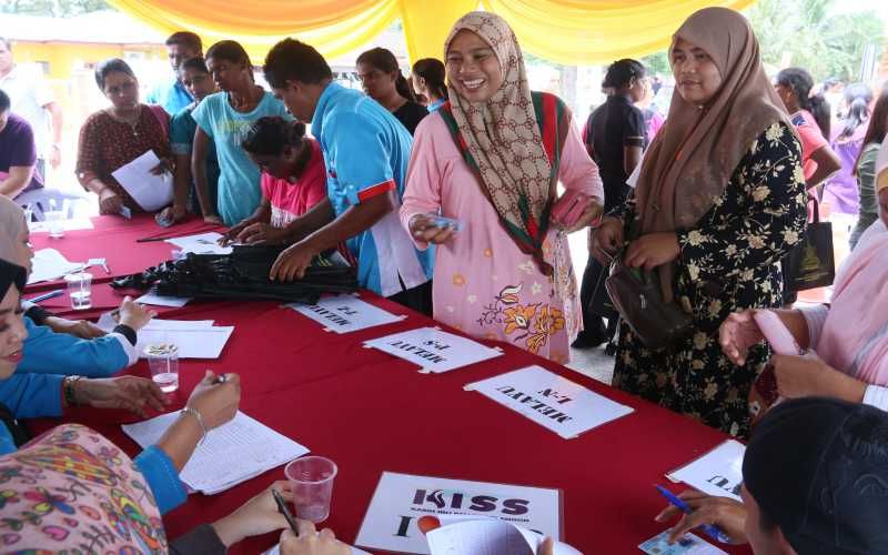 KISS bukan untuk rokok, gincu 