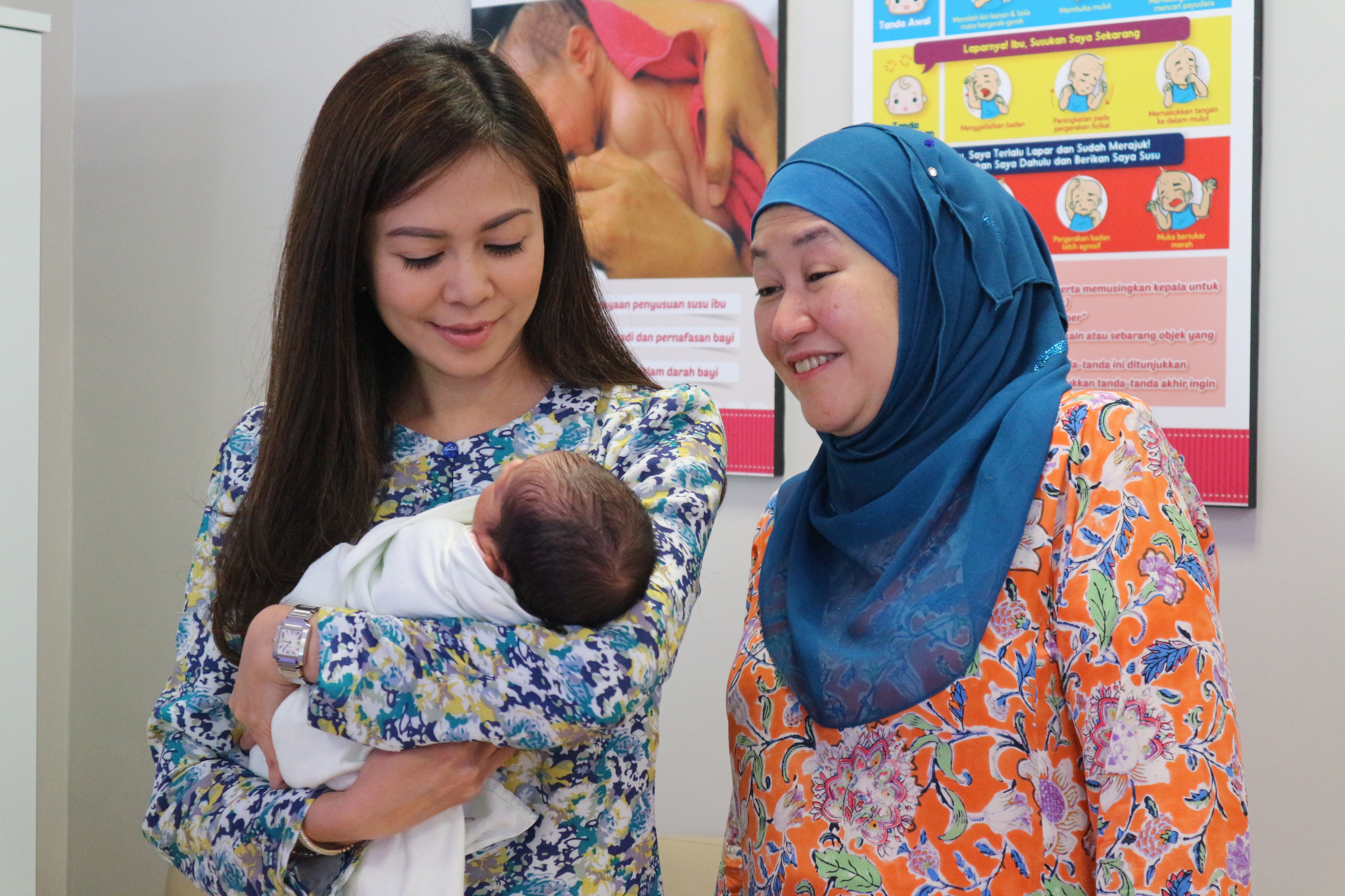 Tengku Permaisuri Selangor lawat bayi lelaki ditinggalkan