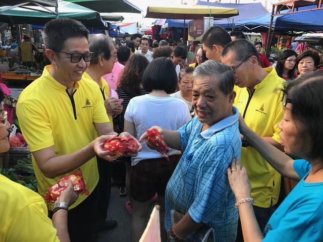 Simbolik Tahun Baru Cina, DUN Sungai Pinang edar limau