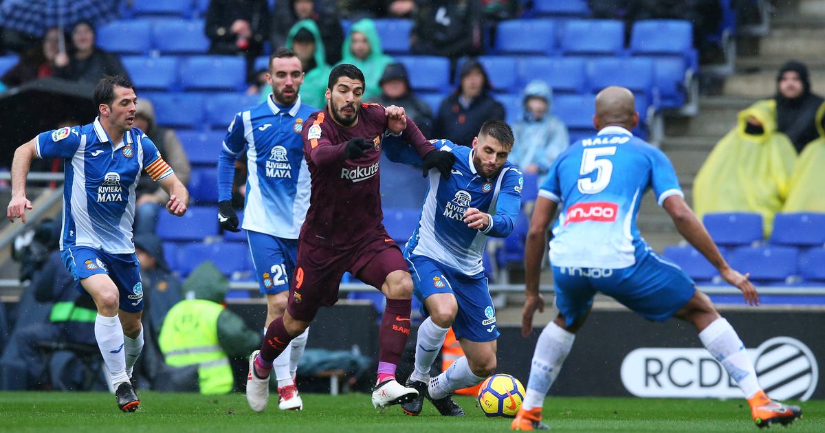 Jaringan Pique selamatkan Barcelona