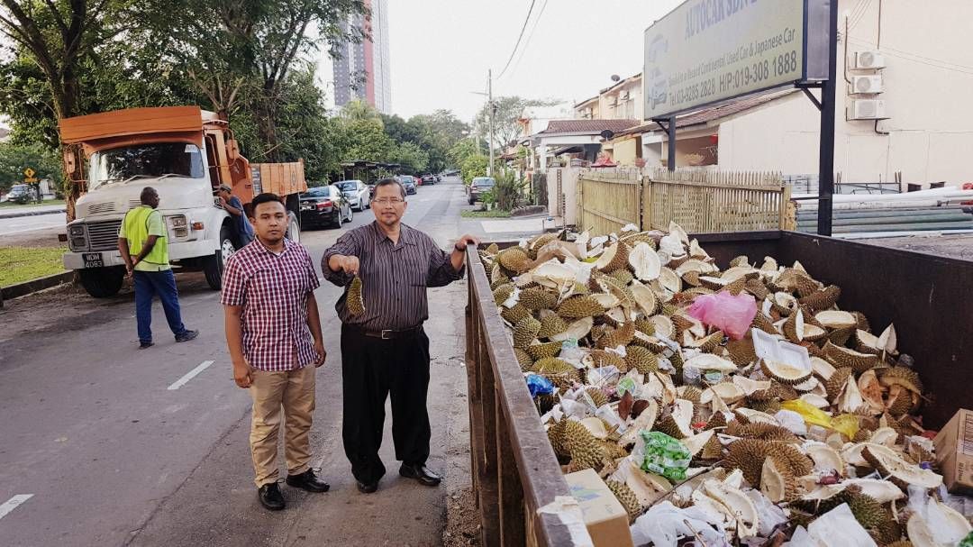 MPAJ perlu kaji kelulusan gerai durian ganggu trafik