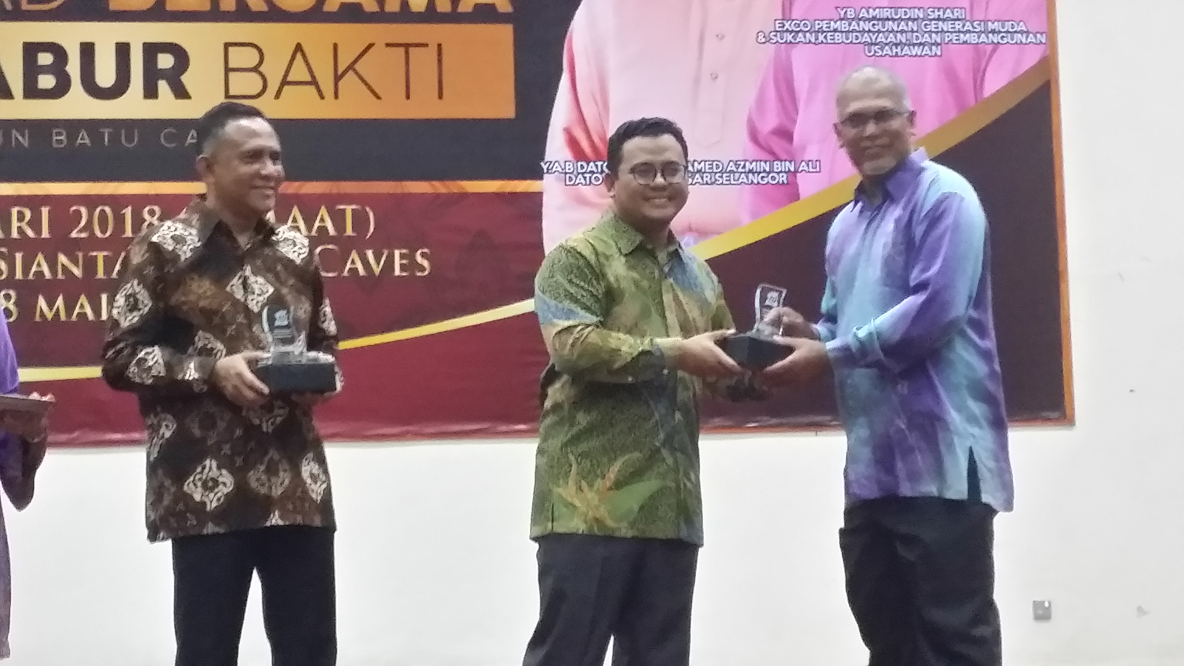 Kerjasama penjawat awam dan pentadbir politik pemangkin kemajuan Selangor