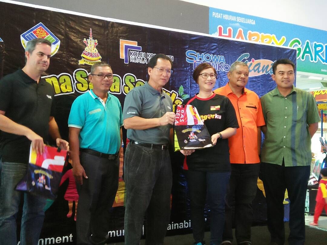 Beg 'guna saya semula' bantu kurangkan penggunaan beg plastik