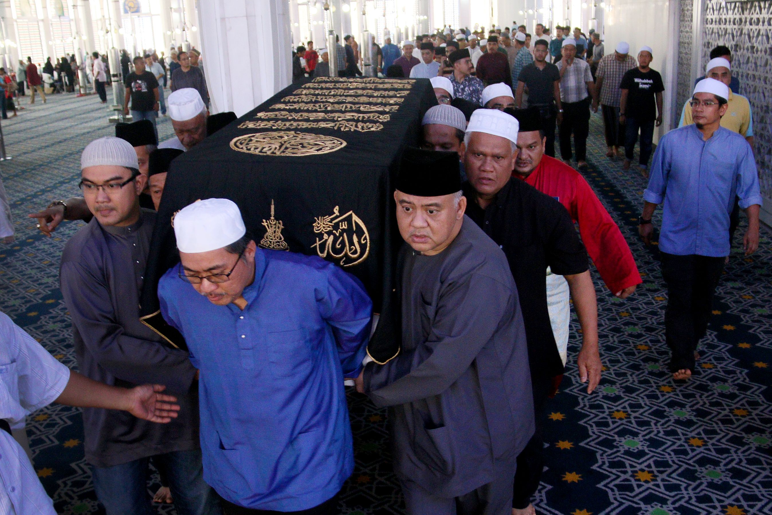 Abdul Halim meninggal akibat kanser hati