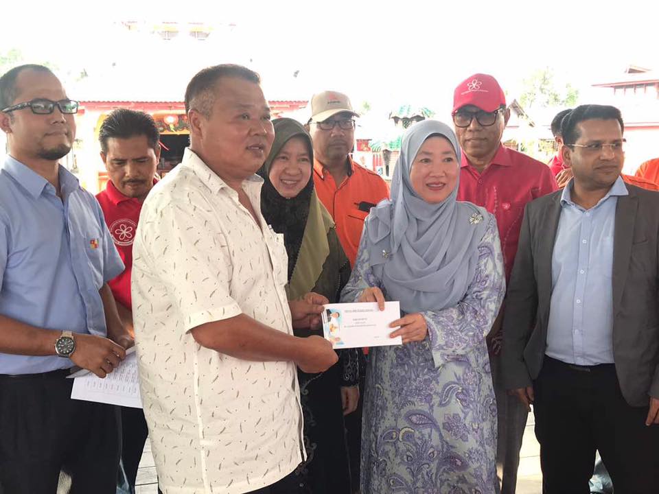 Mangsa kebakaran Bagan Hailam terima bantuan