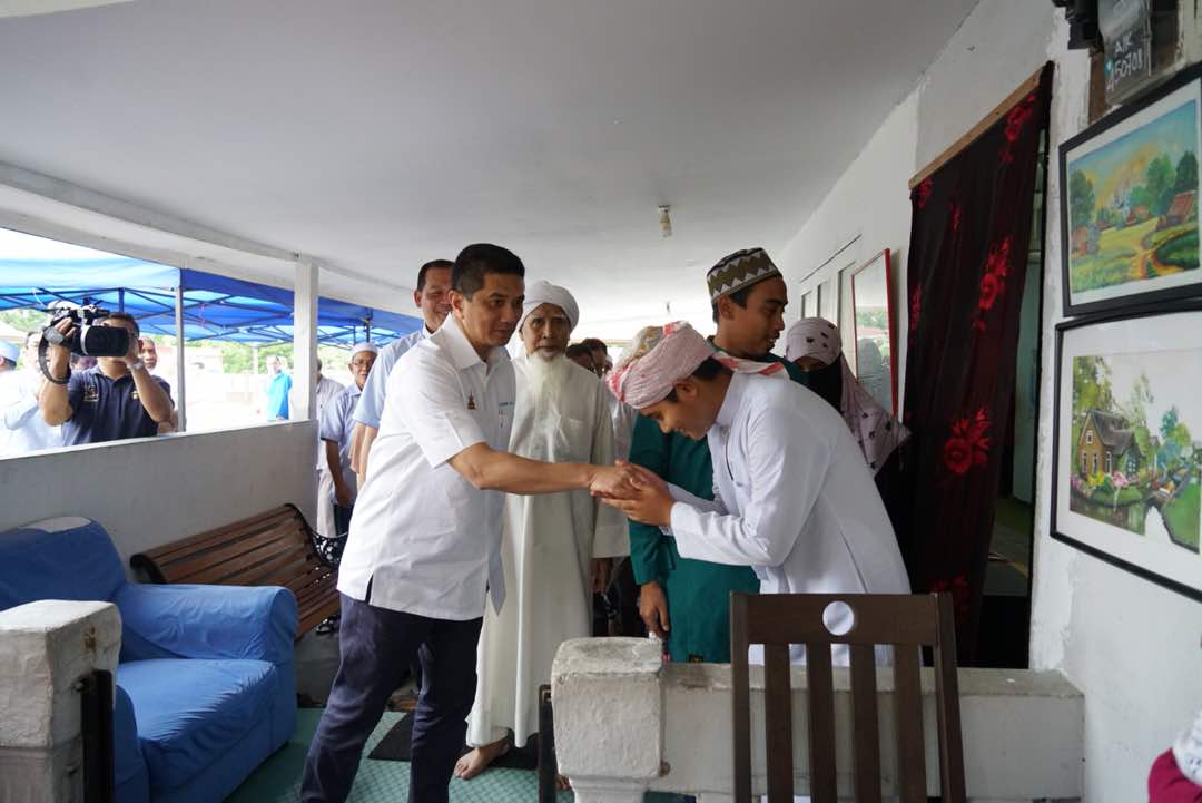 30 tahun ‘terabai’, MB salur RM7,000 pesara tentera DUN Paya Jaras