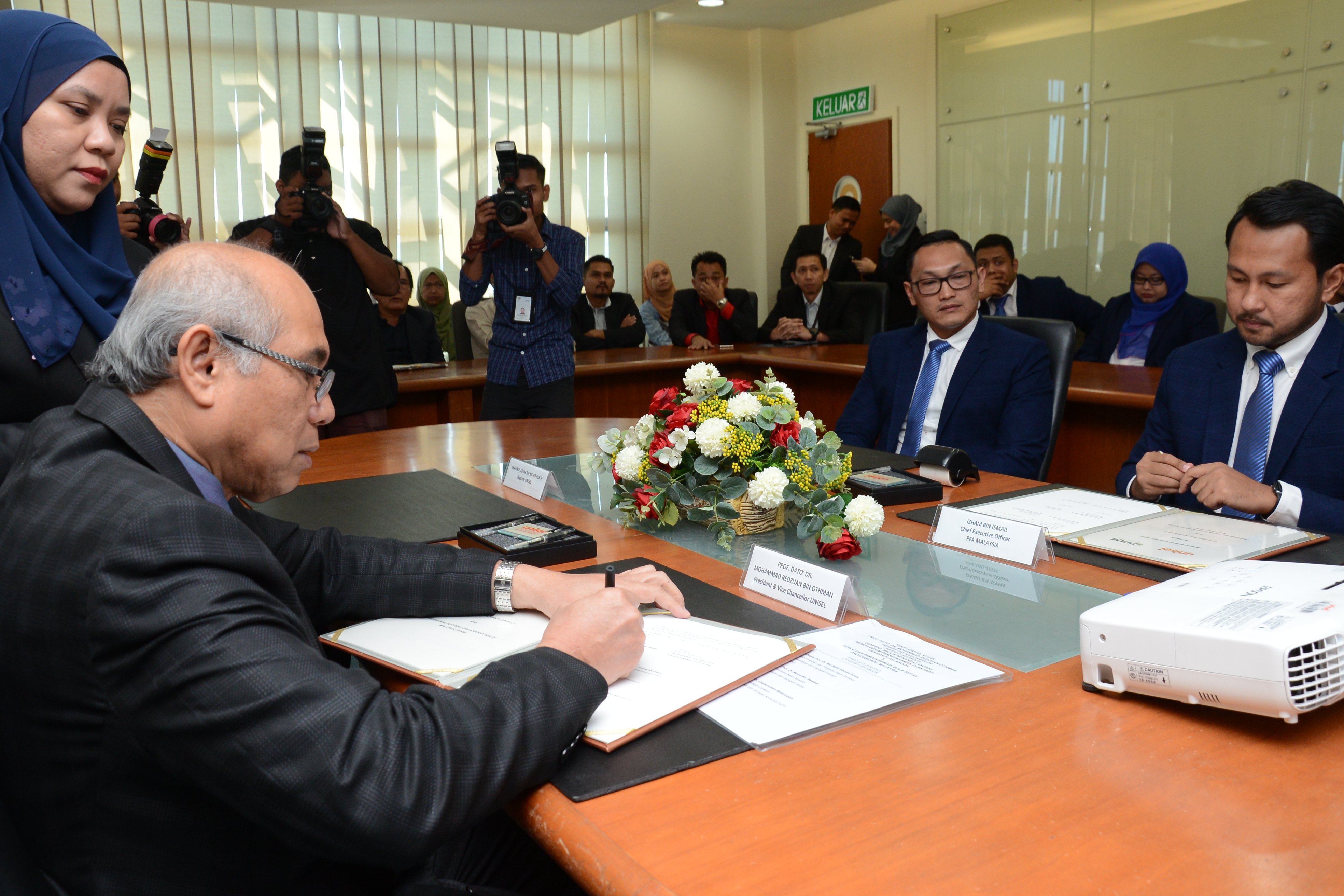 UNISEL-PFAM jalin kerjasama tinggi mutu pemain bola sepak