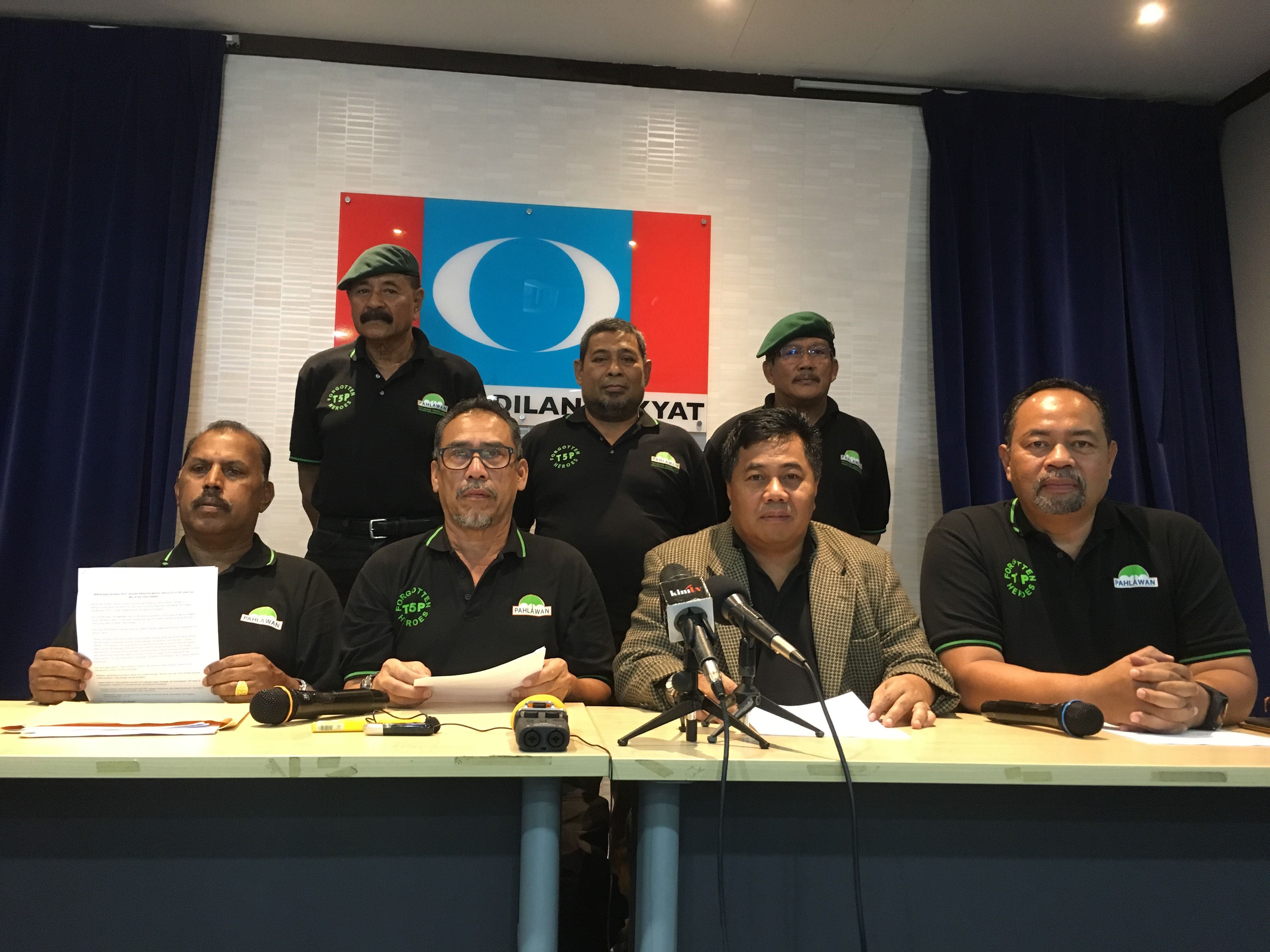 PAHLAWAN nyata sokongan pada PAKATAN