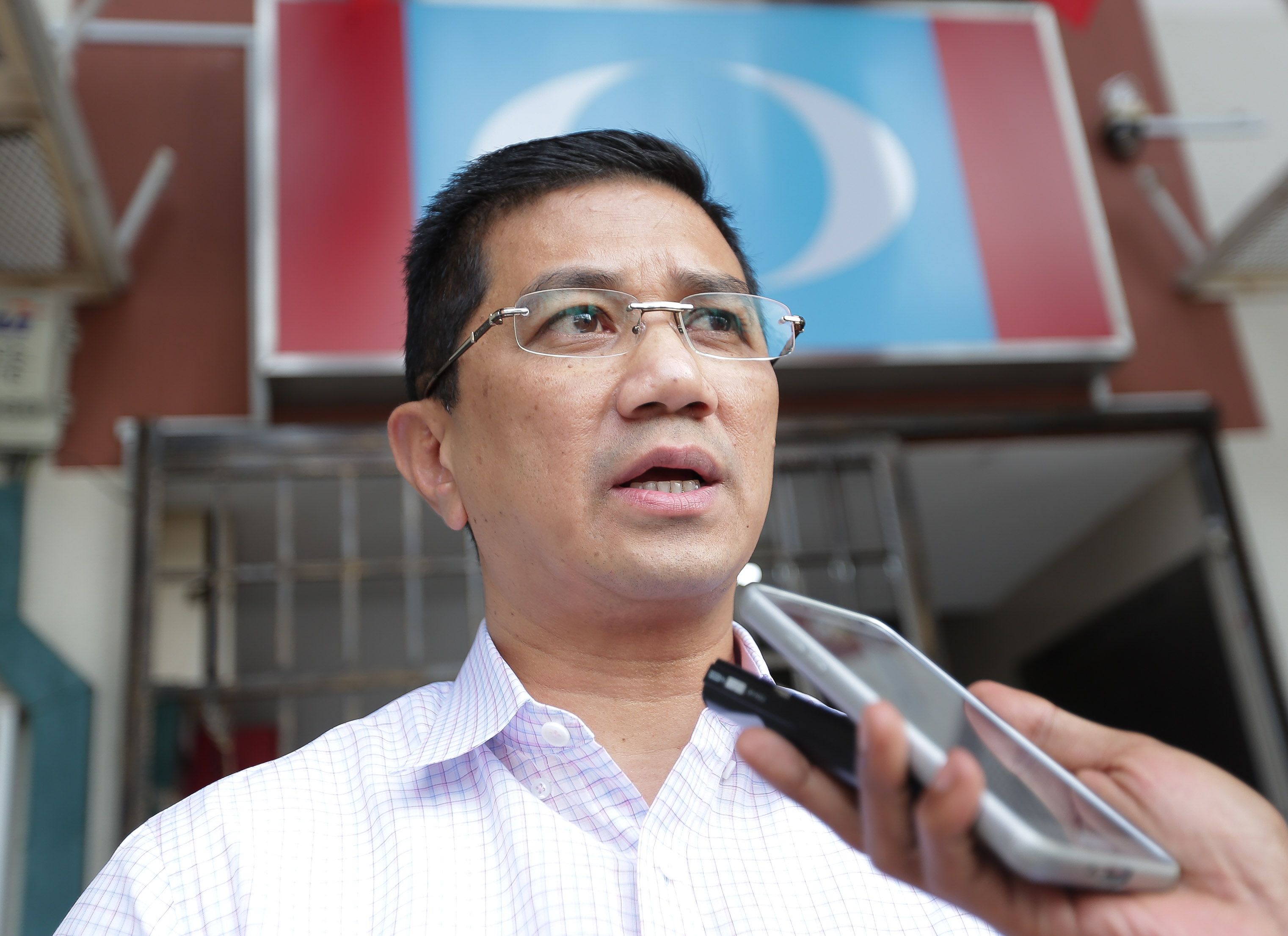 Azmin: "Tunggu pengumuman khas di Paya Jaras"
