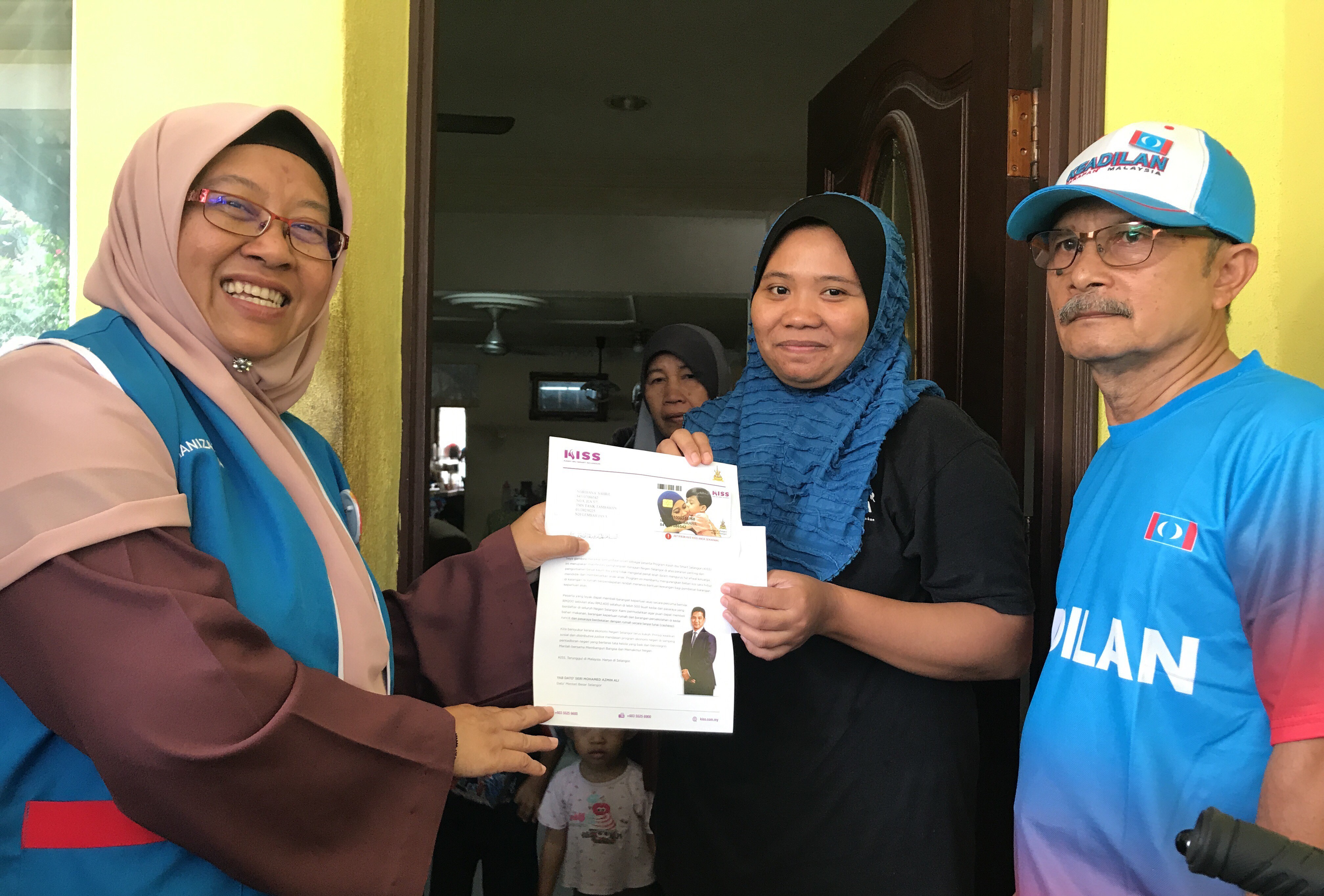 Terkejut terima Kad KISS depan rumah