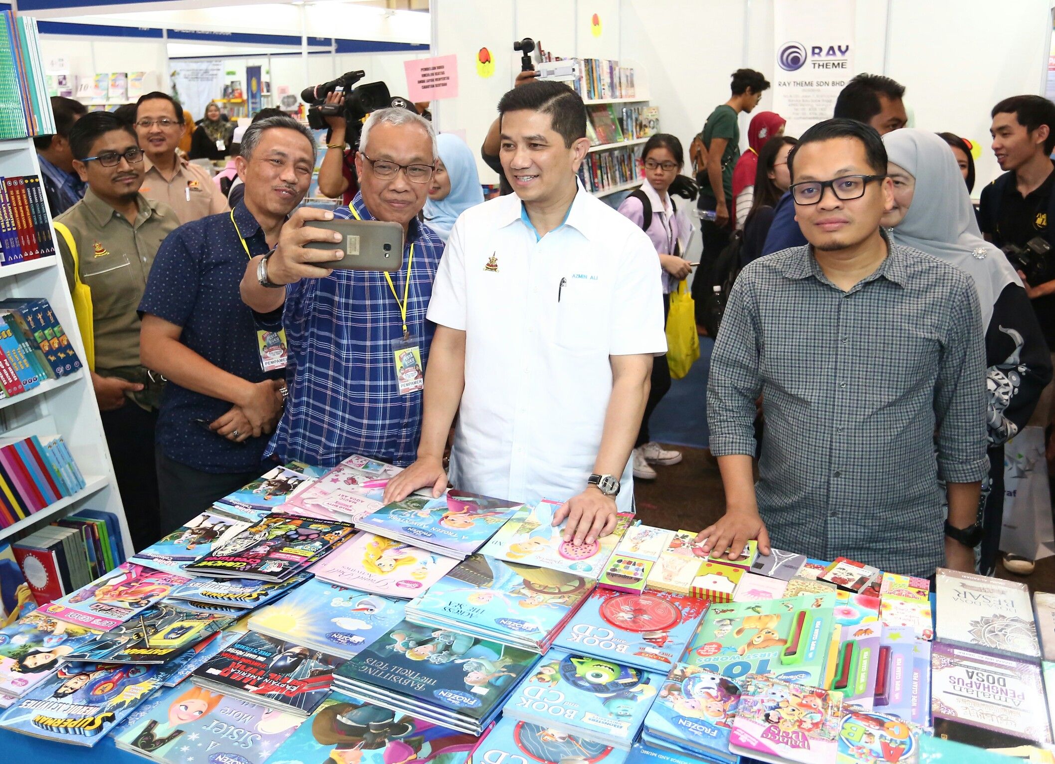 Pegang budaya penuhi aspirasi negeri pintar - MB