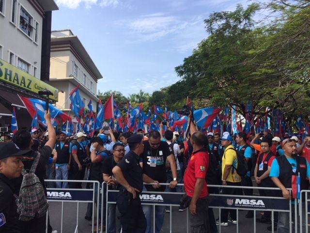 Proses penamaan calon di Shah Alam berjalan lancar