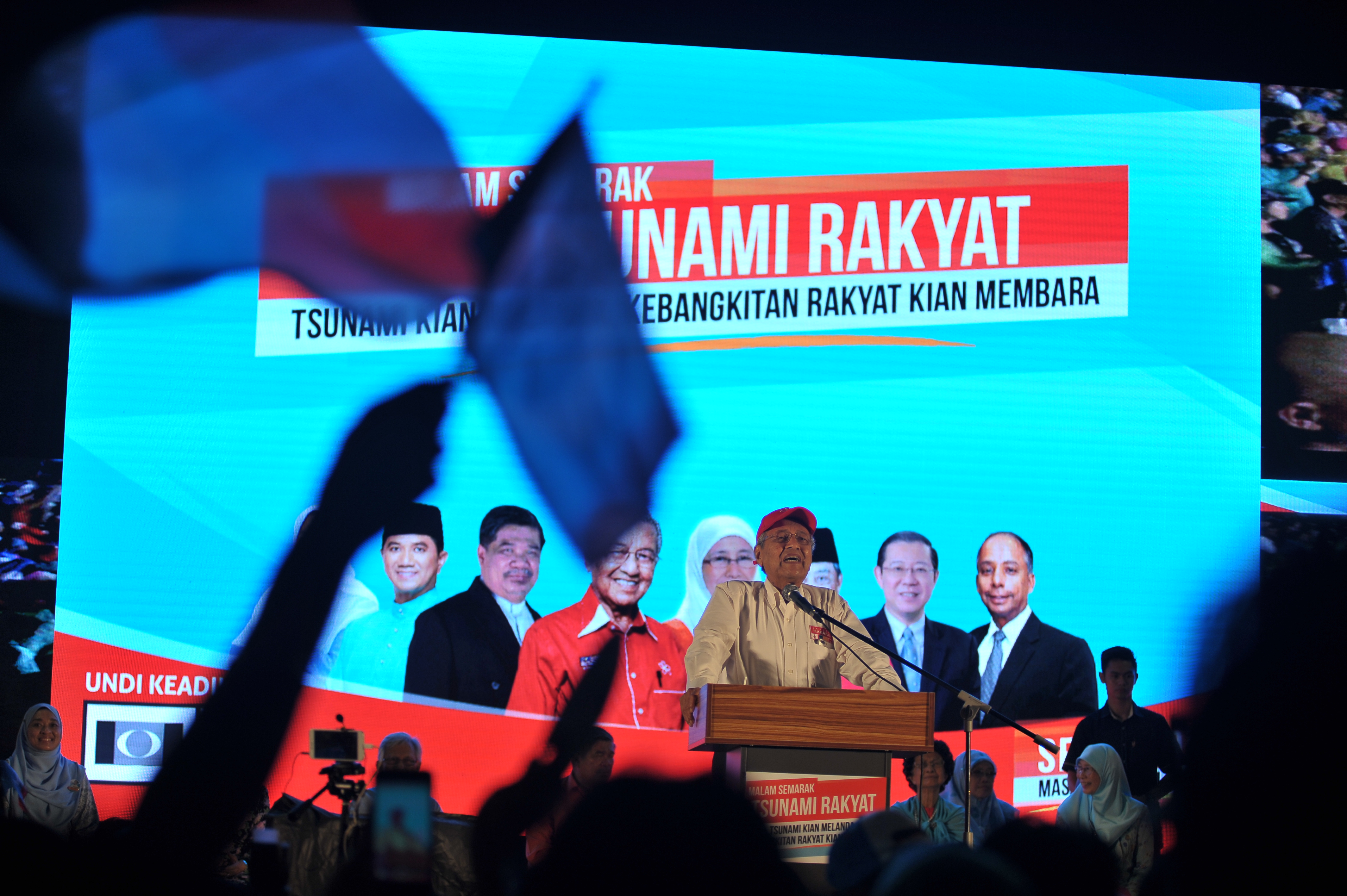 Tsunami Rakyat bakal melanda negara 9 Mei ini - Tun M