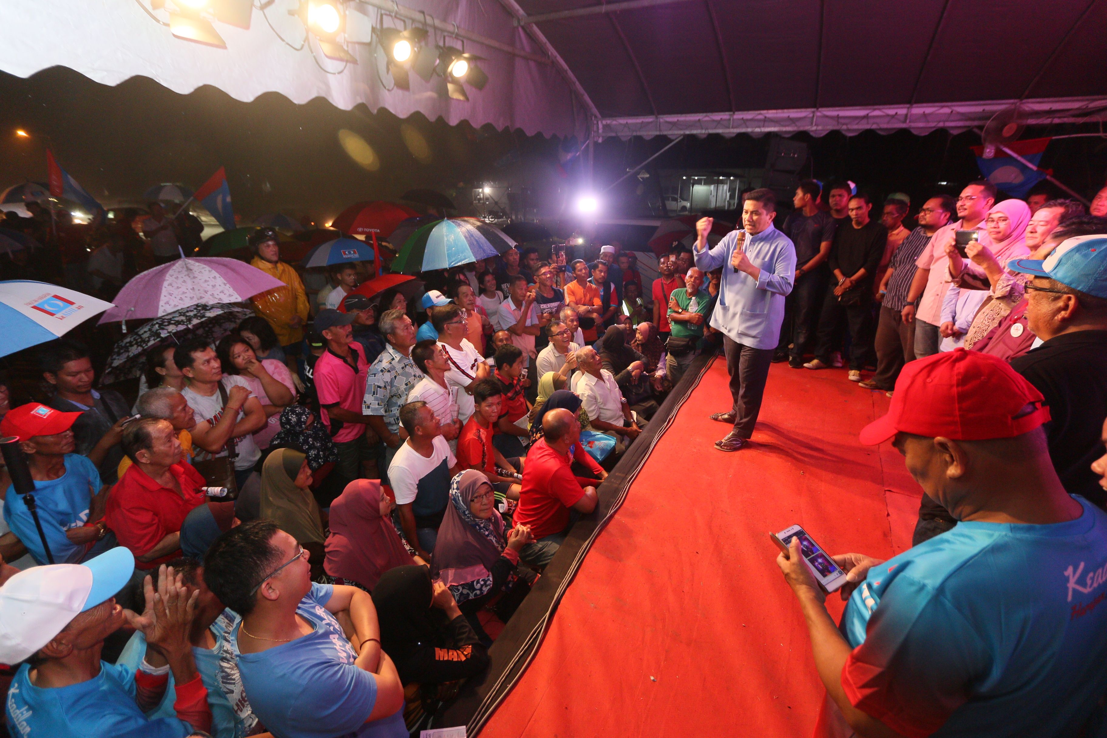 Pilih logo mata, dacing sudah karat...