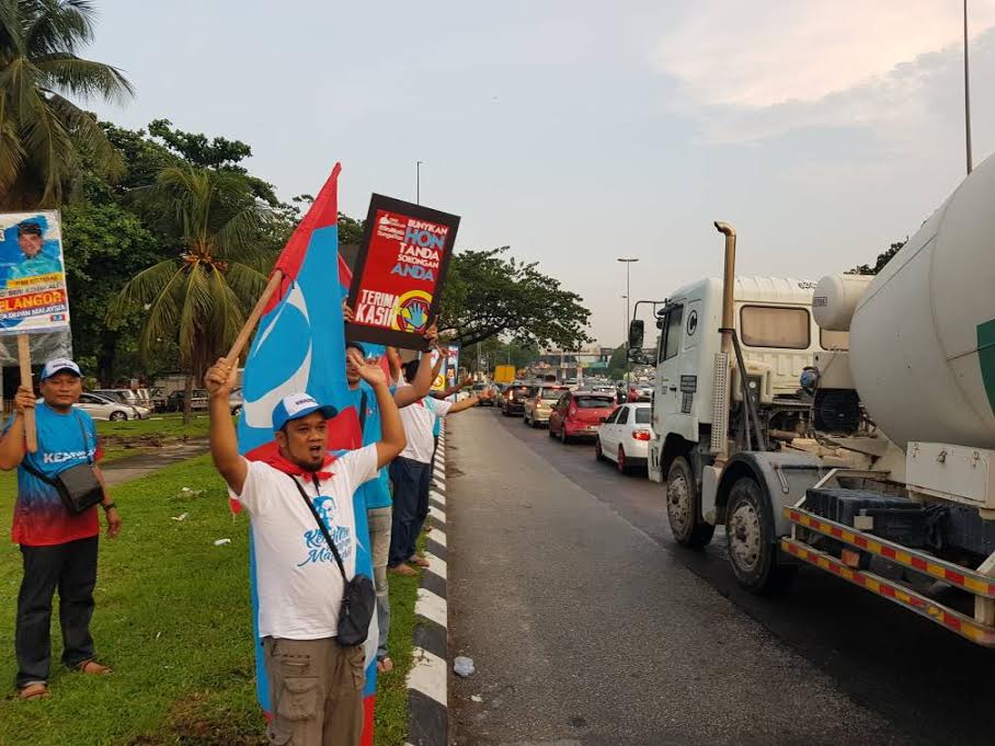 'Bunyi hon kereta', Amirudin raih sokongan masyarakat Sungai Tua
