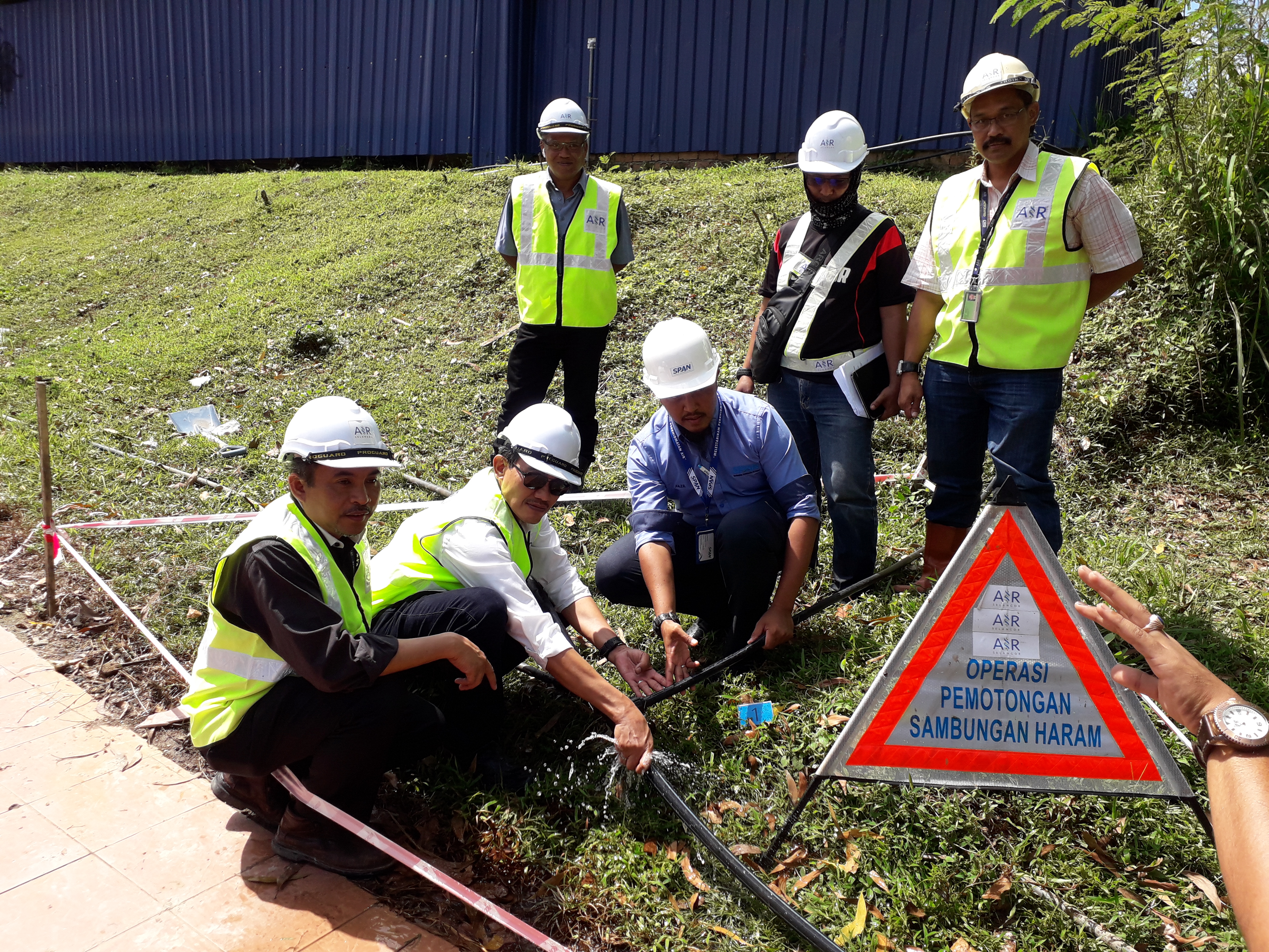 SPAN, Air Selangor serbu tapak projek curi air