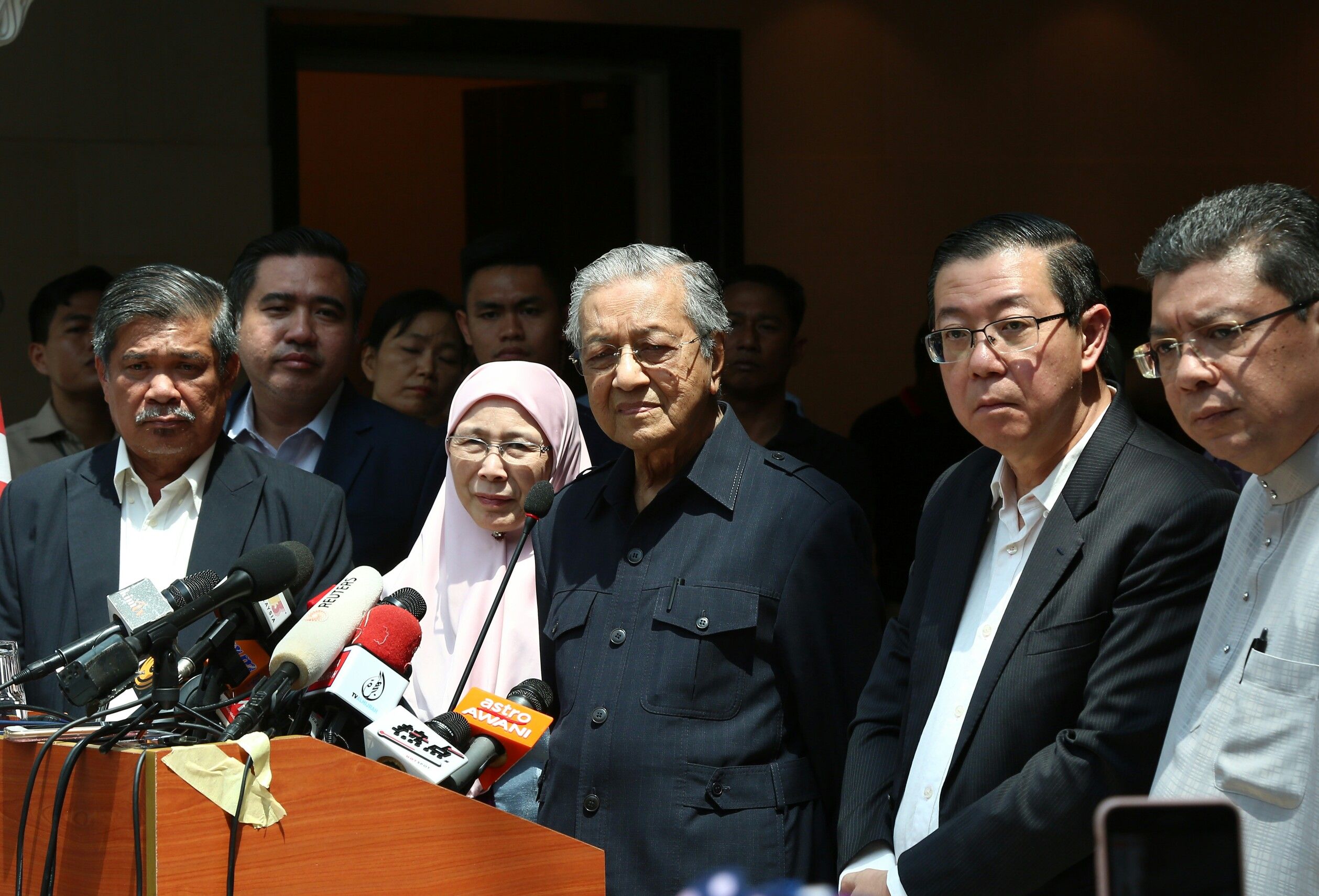 Perdana Menteri umum Menteri Pelajaran dan Menteri Wanita