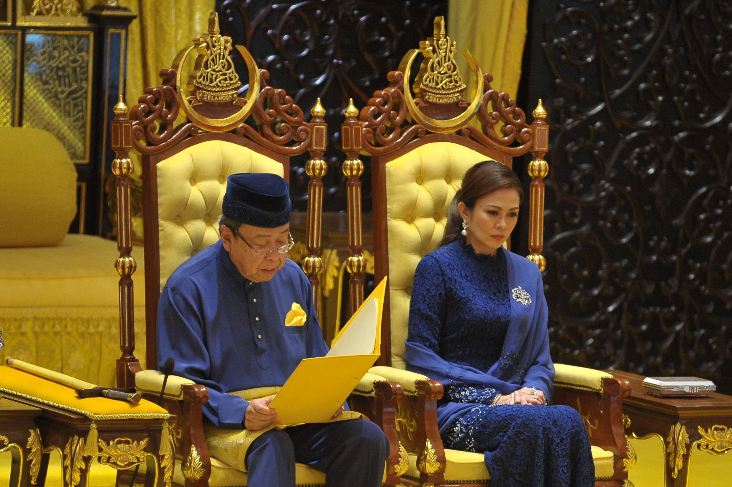 Hormat keputusan istana dan pimpinan tertinggi