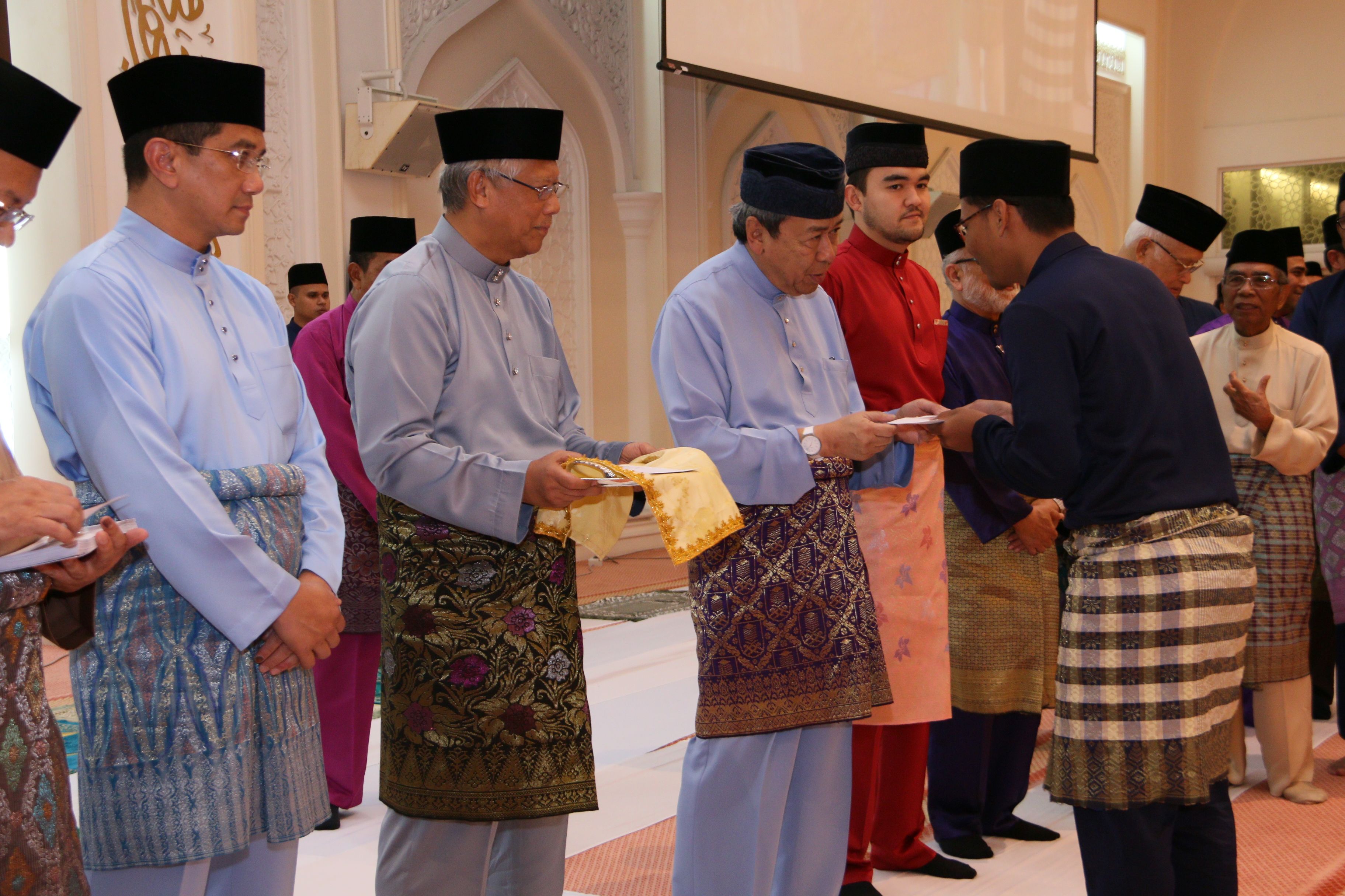 DYMM Sultan perkenan sumbang zakat RM27,200