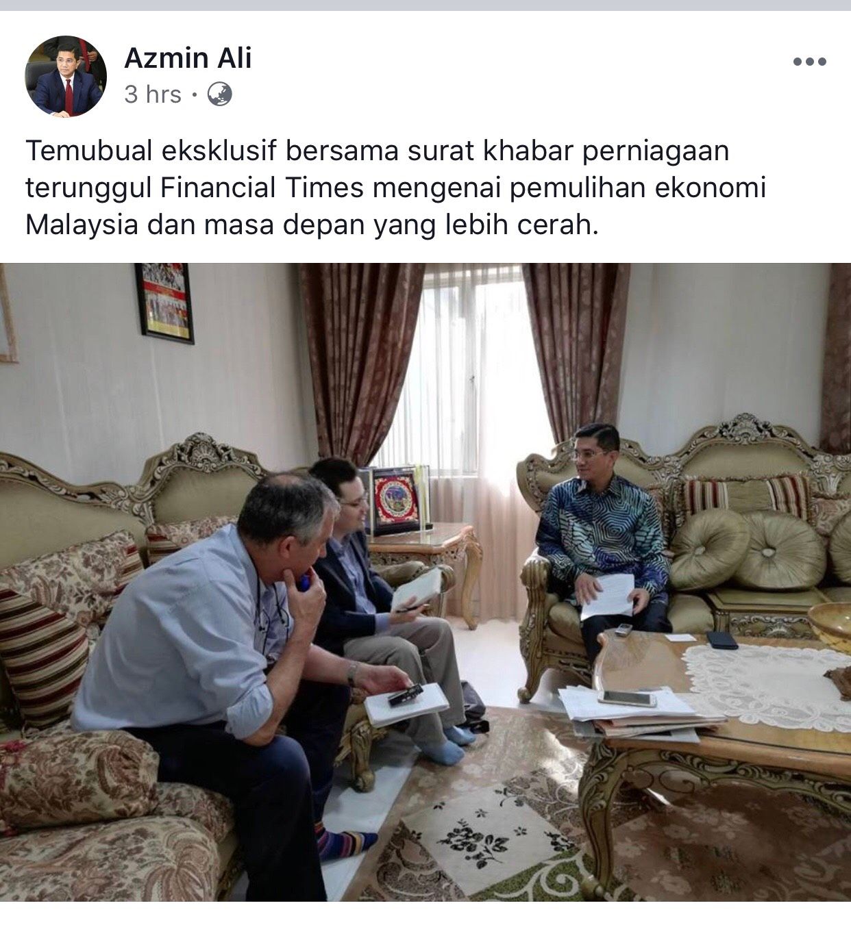 Azmin kongsi pengalaman ditemu ramah Financial Times