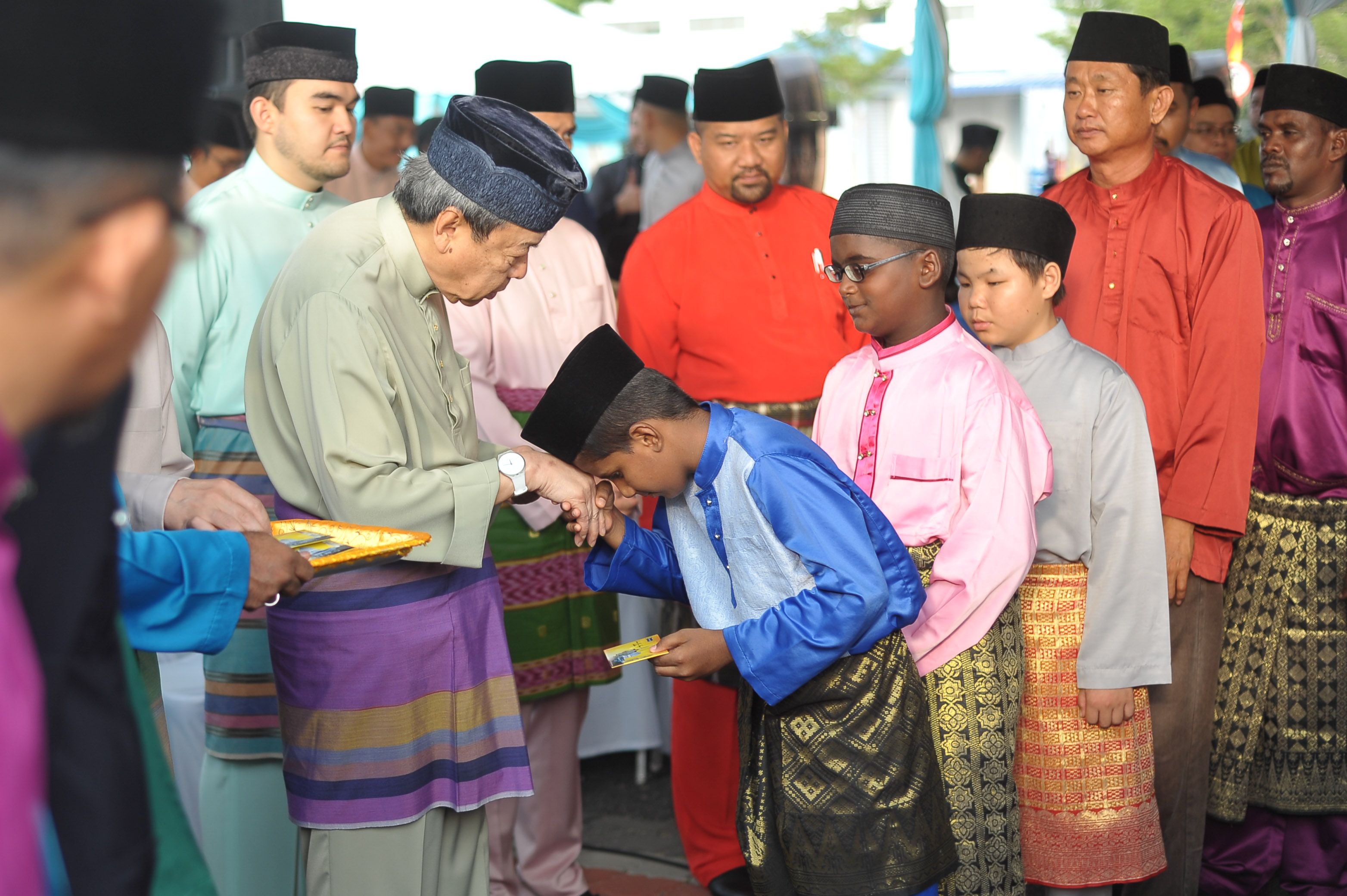 Sultan prihatin dan peduli rakyat