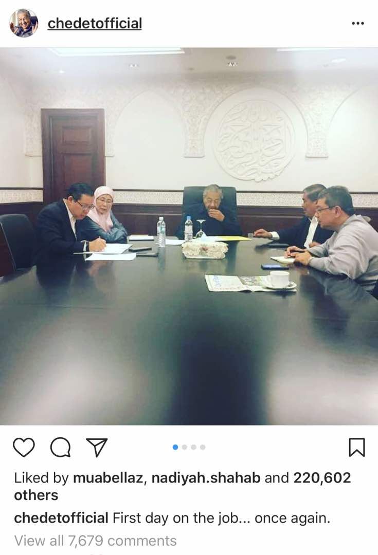 Tun M mula tugas sebagai PM