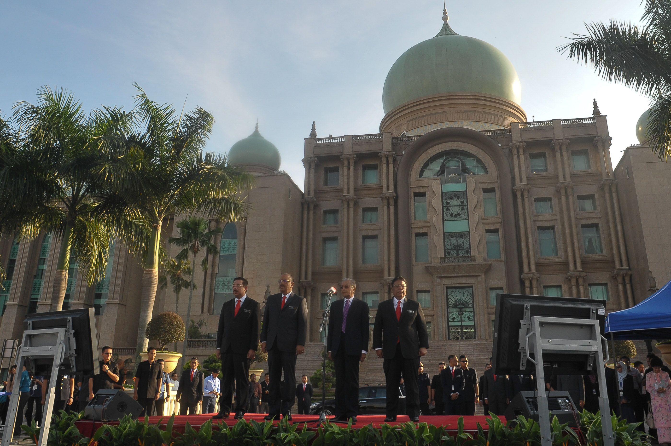 PM pertahan permisahan kuasa eksekutif dan legislatif