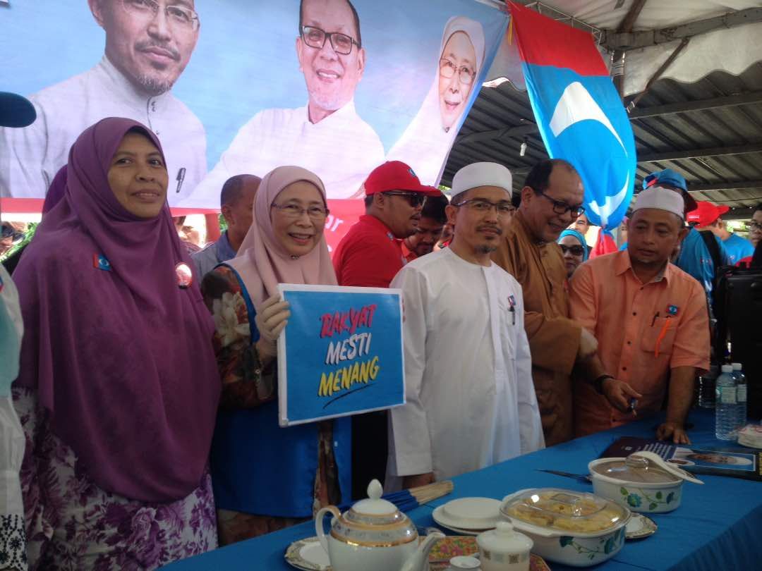 Tender balak Kelantan tidak telus - Nik Omar