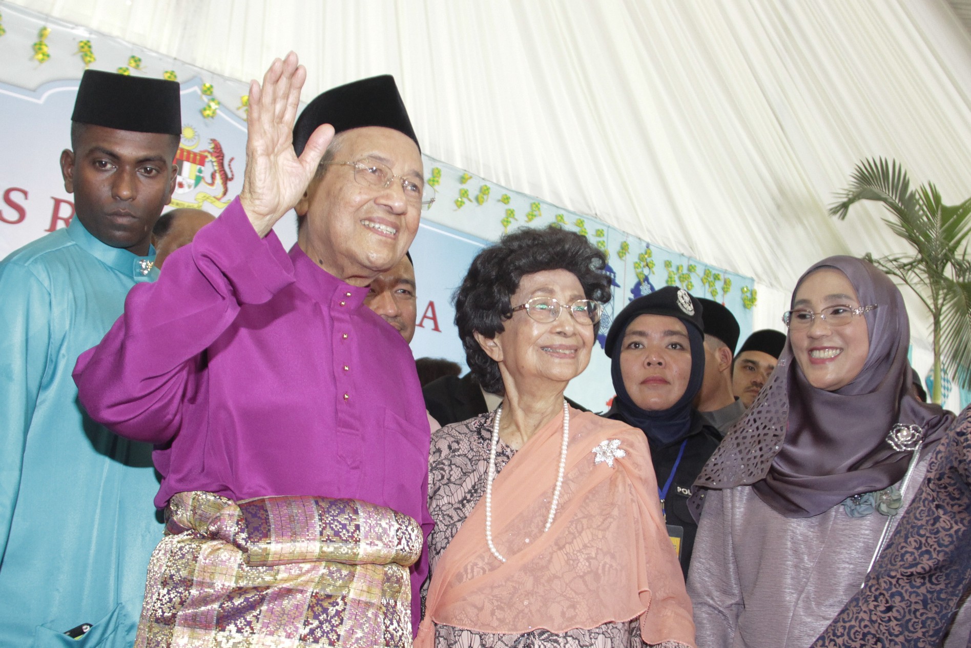 "I love you ganti I love PM," kata Tun M