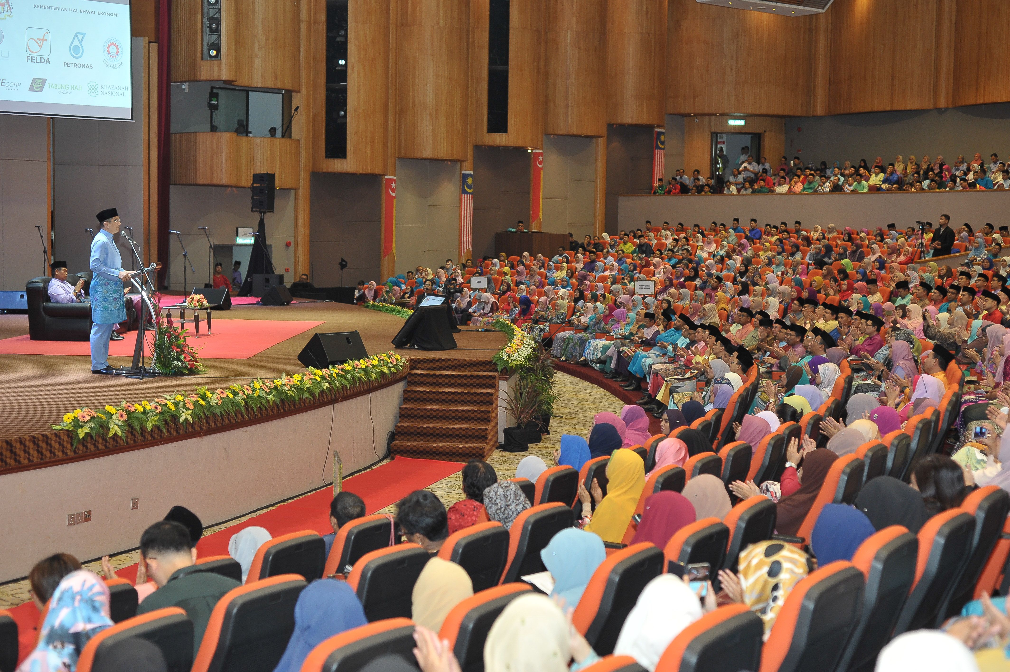 Selangor terus kukuh kutip hasil hampir RM1 bilion