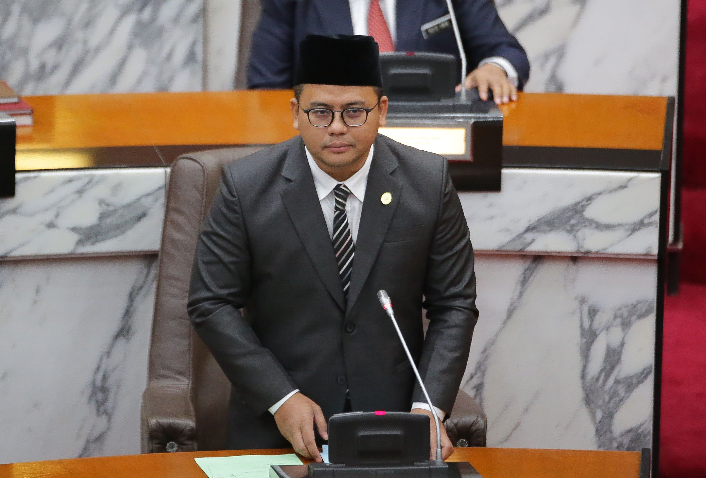 பதவிப் பிரமாணம் முடிந்த பிறகு சட்டசபை ஒத்திவைக்கப்பட்டது