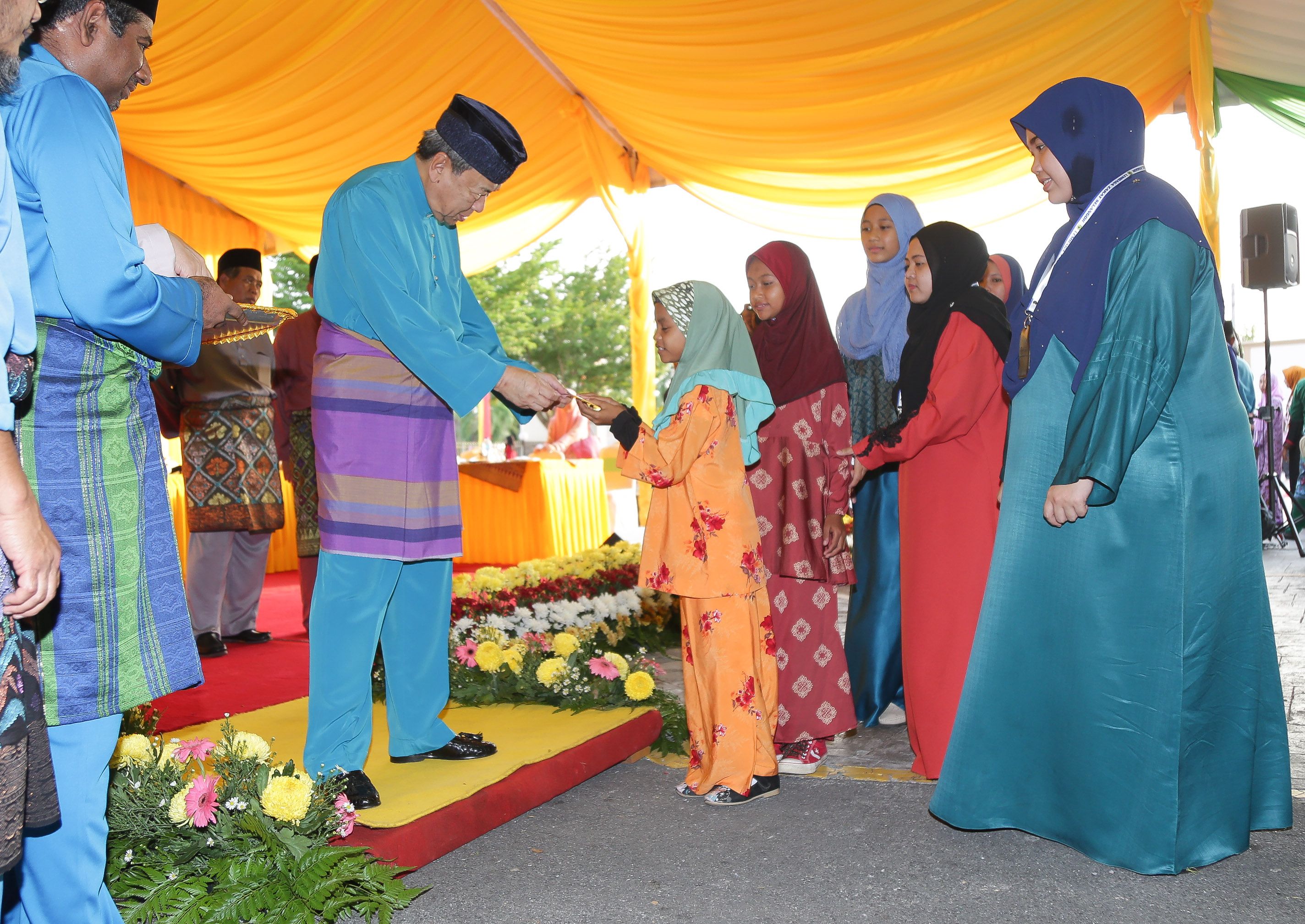 Sultan berkenan sumbang lebih RM200 ribu kepada asnaf