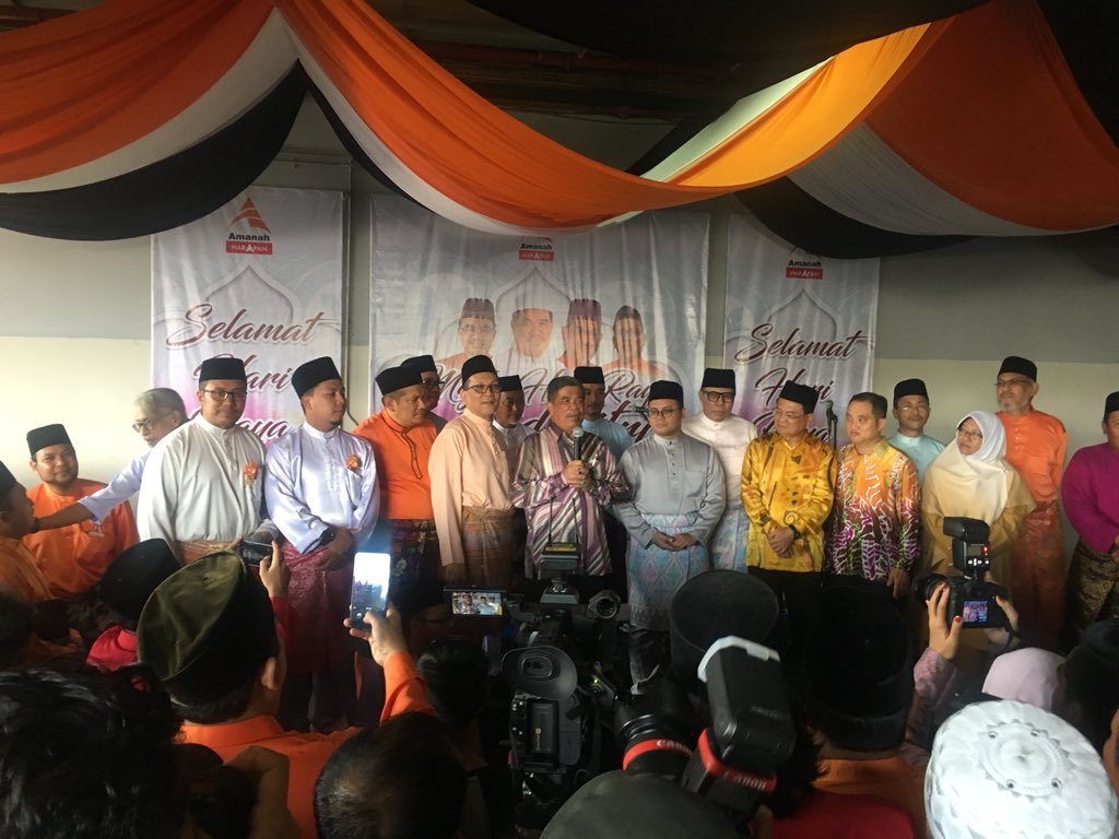 MB rai kemeriahan 'jingga' Aidilfitri