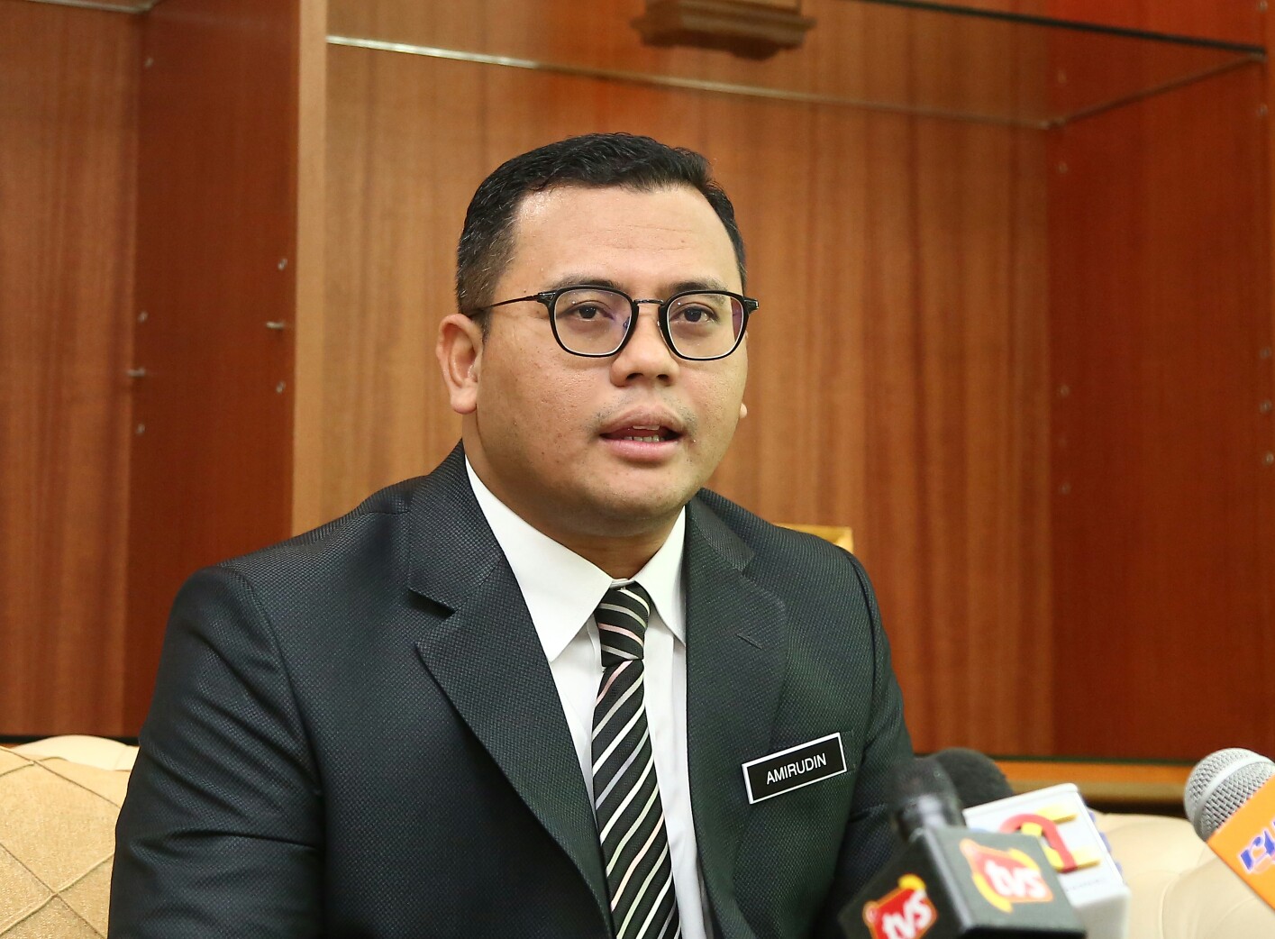 MB : Terima kasih Chong Wei