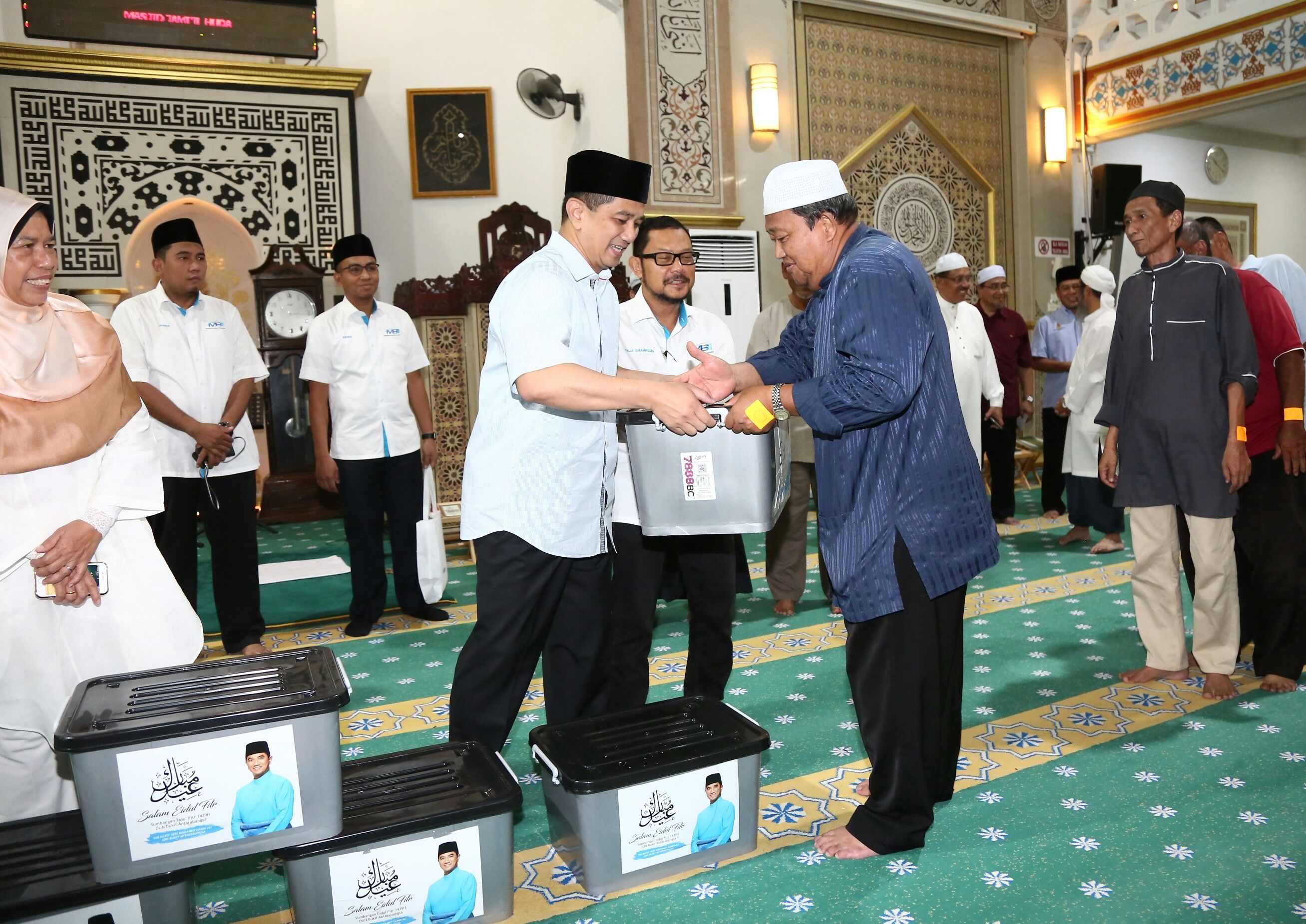 MB serah bantuan Aidilfitri, kepada warga Ampang