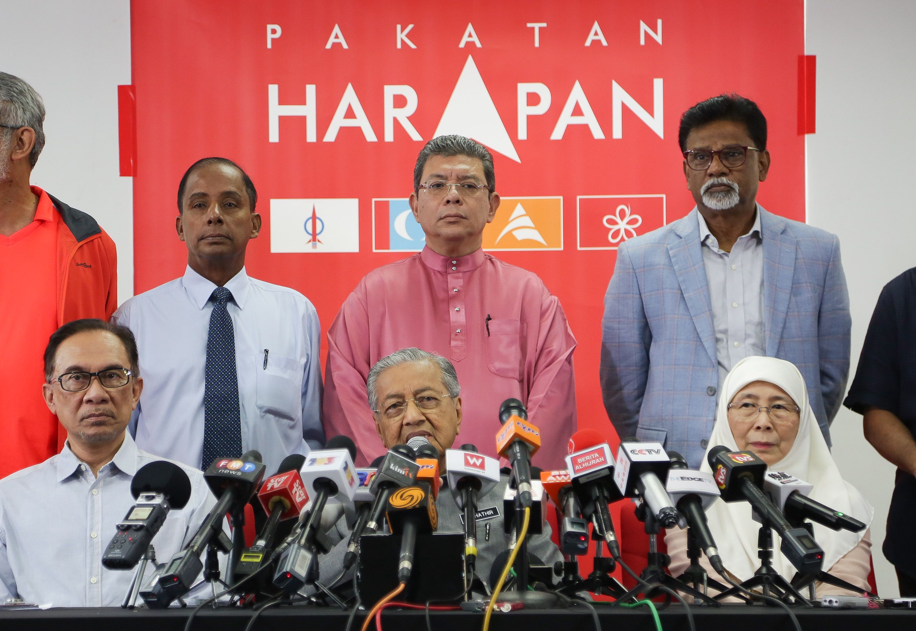 Neutral sokong parti politik, penjawat awam perlu bantu dasar Putrajaya