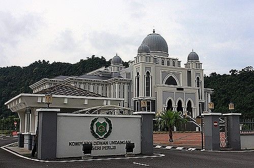 Perlis seats vacated, three reps ordered to return assets