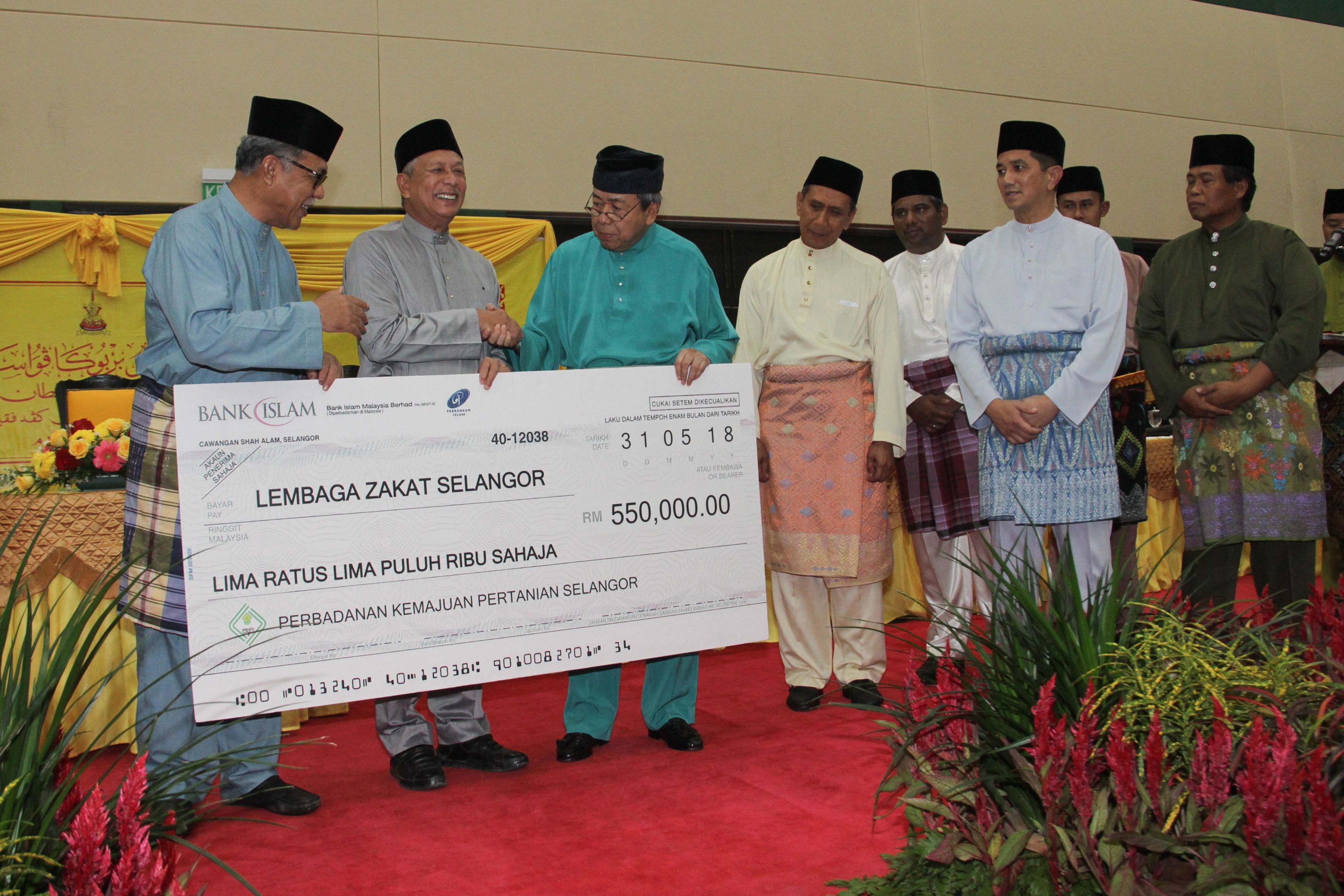 Sultan Selangor terima zakat perniagaan RM1.85 juta