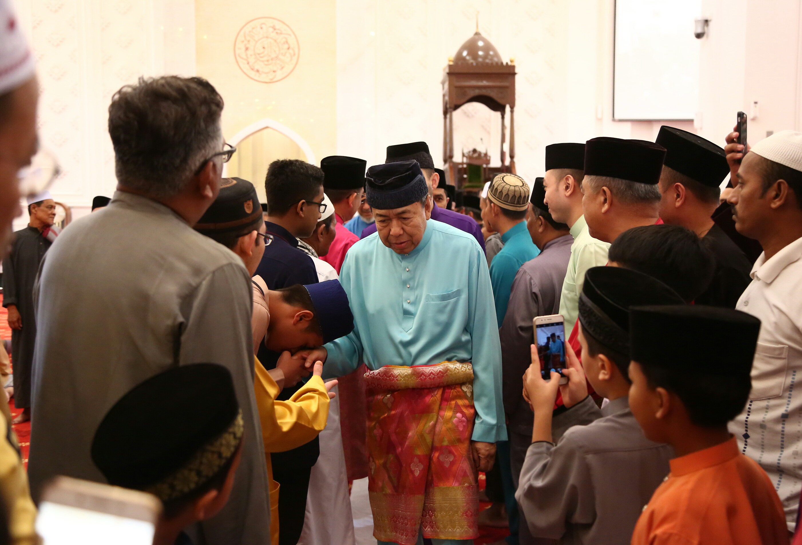 Sultan Selangor solat Jumaat di Masjid Tengku Ampuan Jemaah