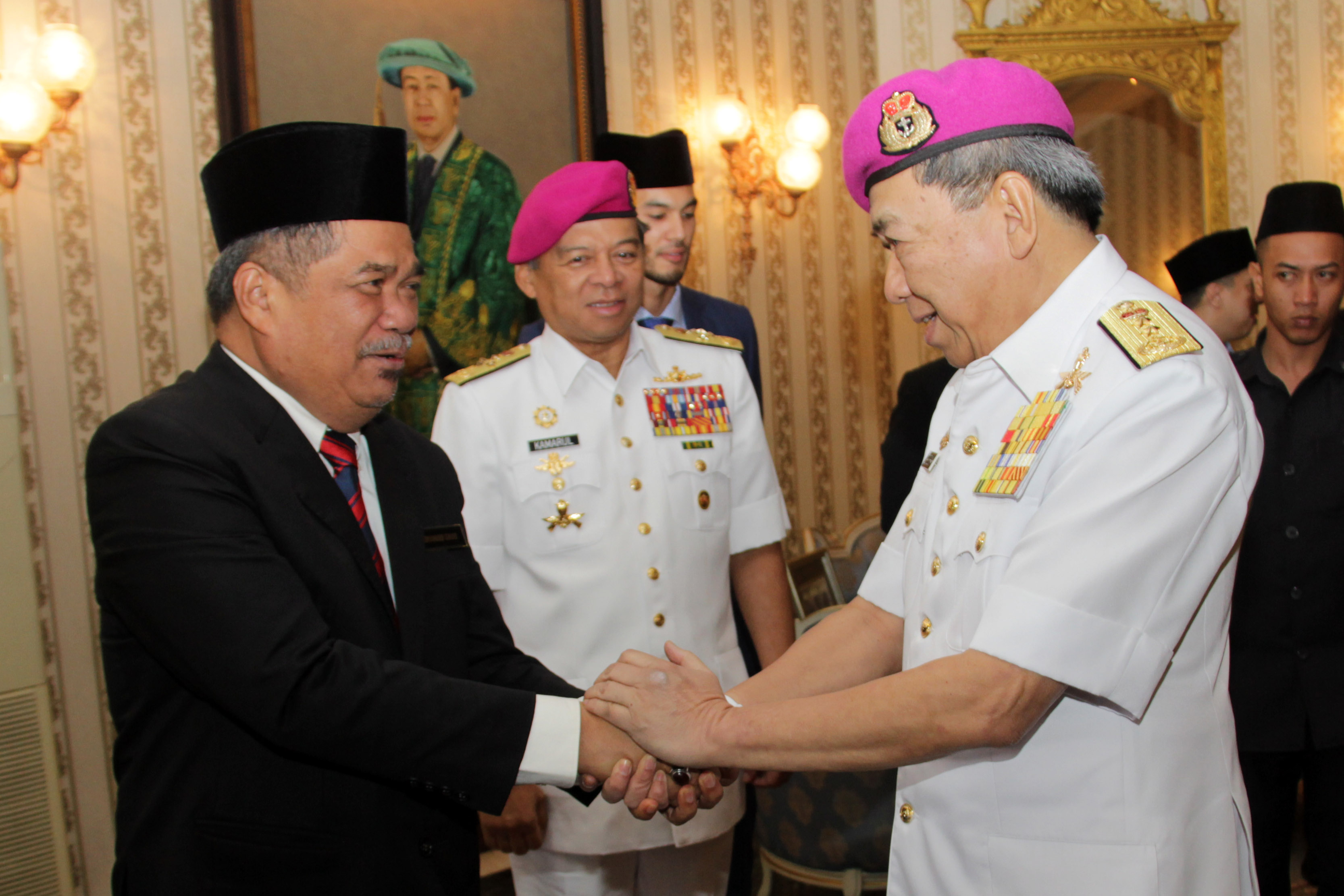 Menteri Pertahanan diterima mengadap Sultan Selangor