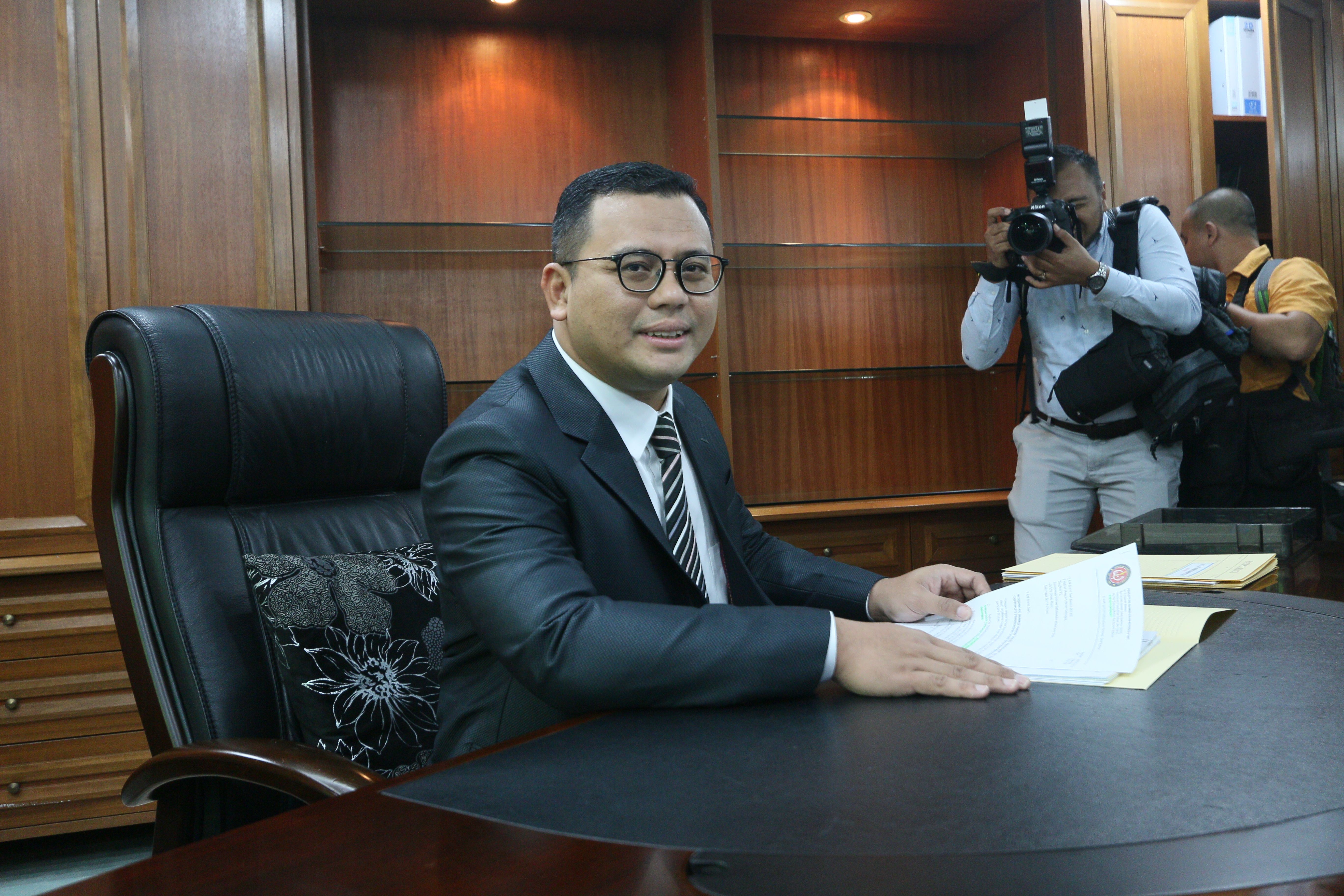 சிலாங்கூர் மாநில மந்திரி பெசாராக அமிரூடின் தனது பணியை தொடங்கினார்...