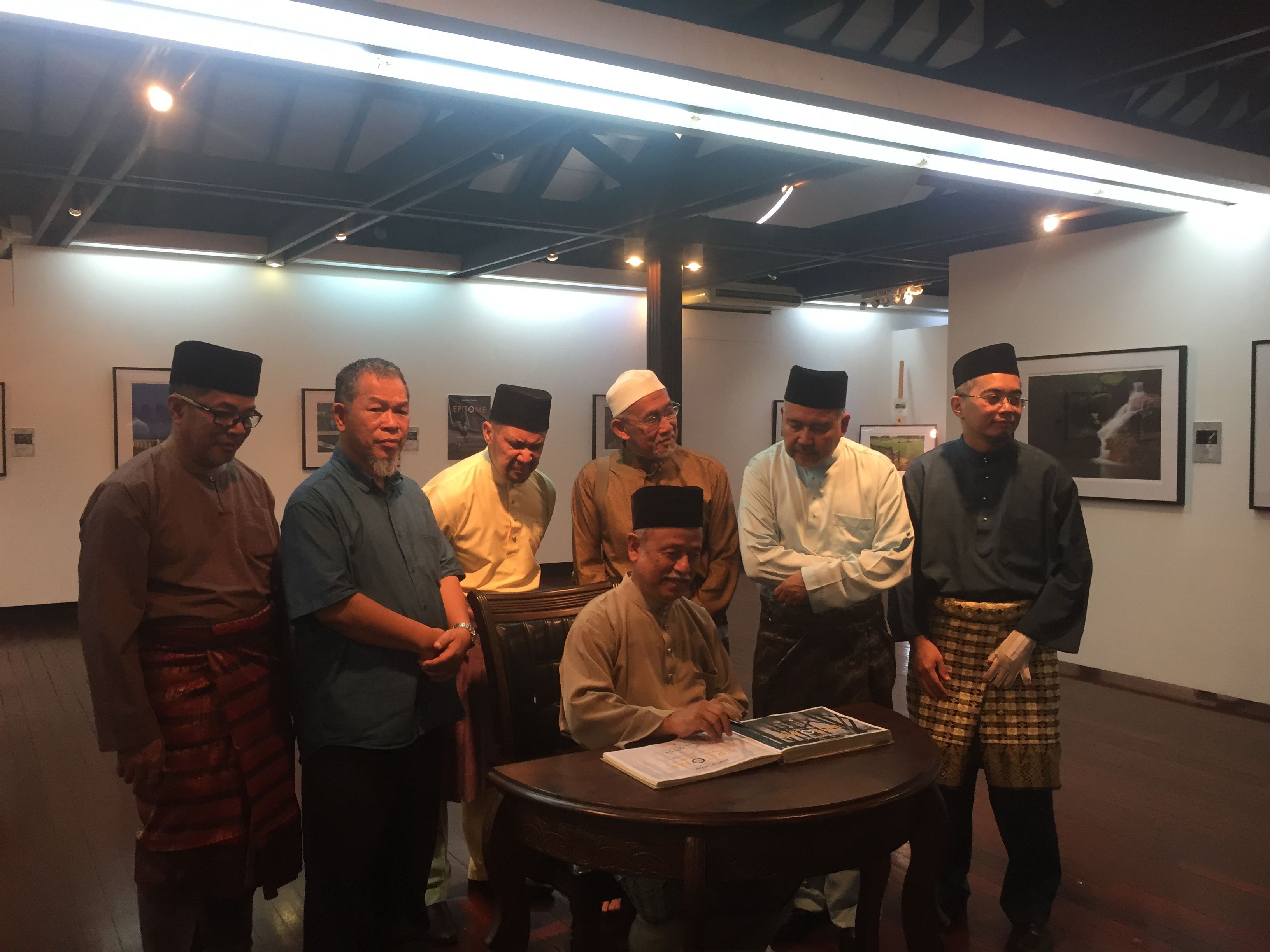 Pameran EPITOME tampil karyawan seni foto