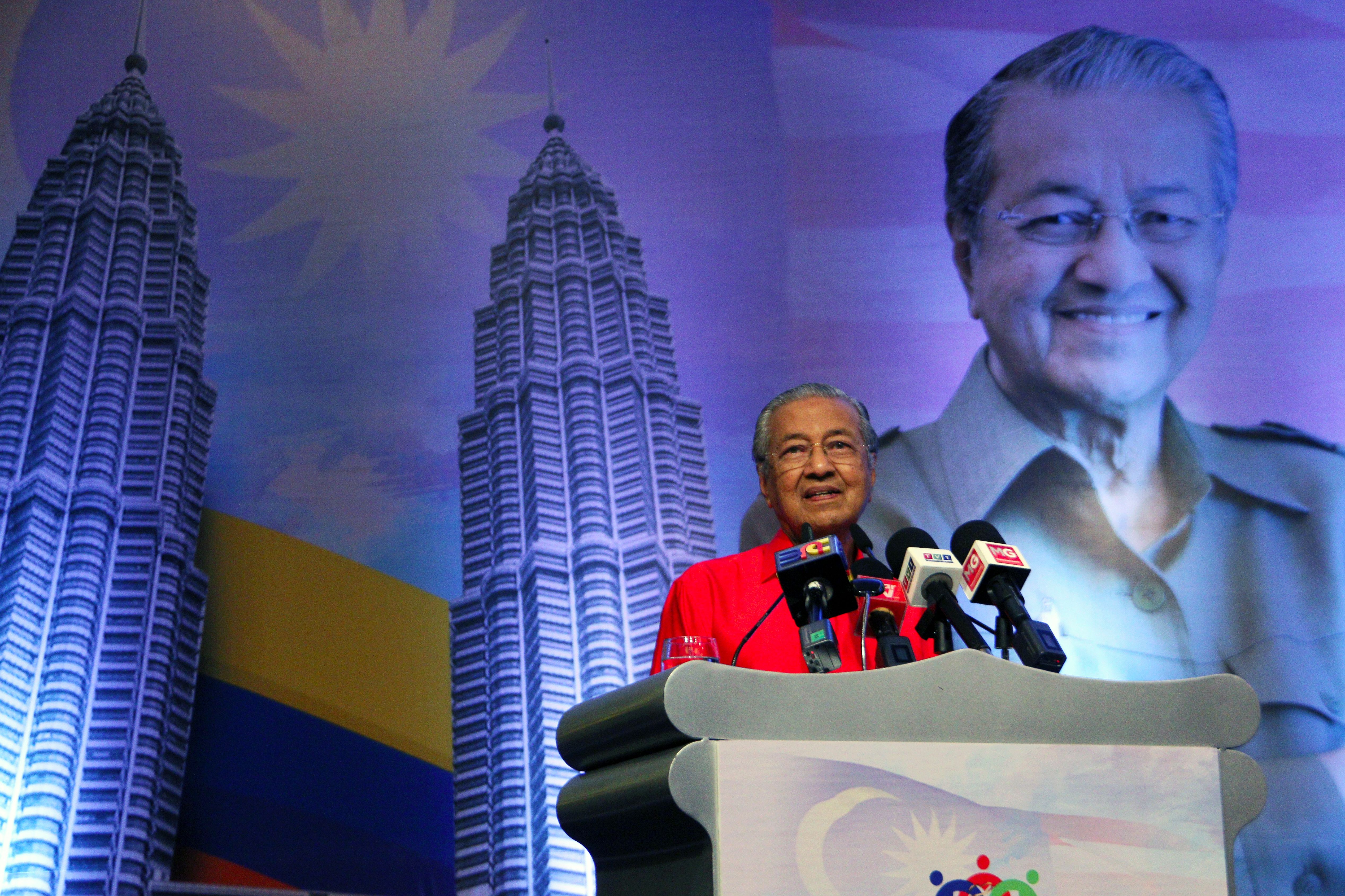 "Cash is king', tanggapan Najib rakyat mata duitan silap